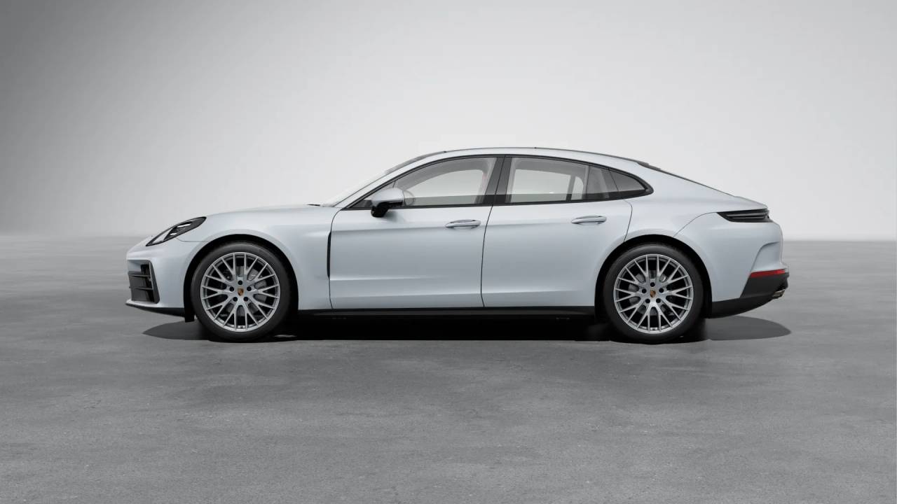 2026 Porsche Panamera 4 photo 2