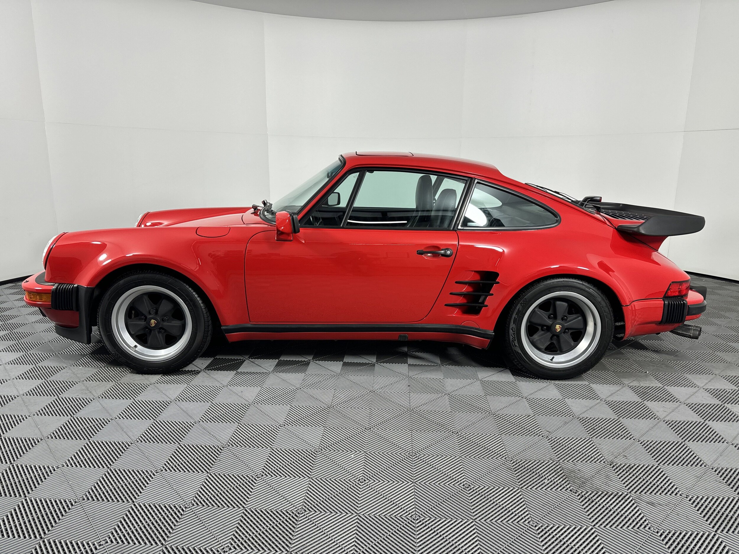 1987 Porsche 911 Turbo photo 2