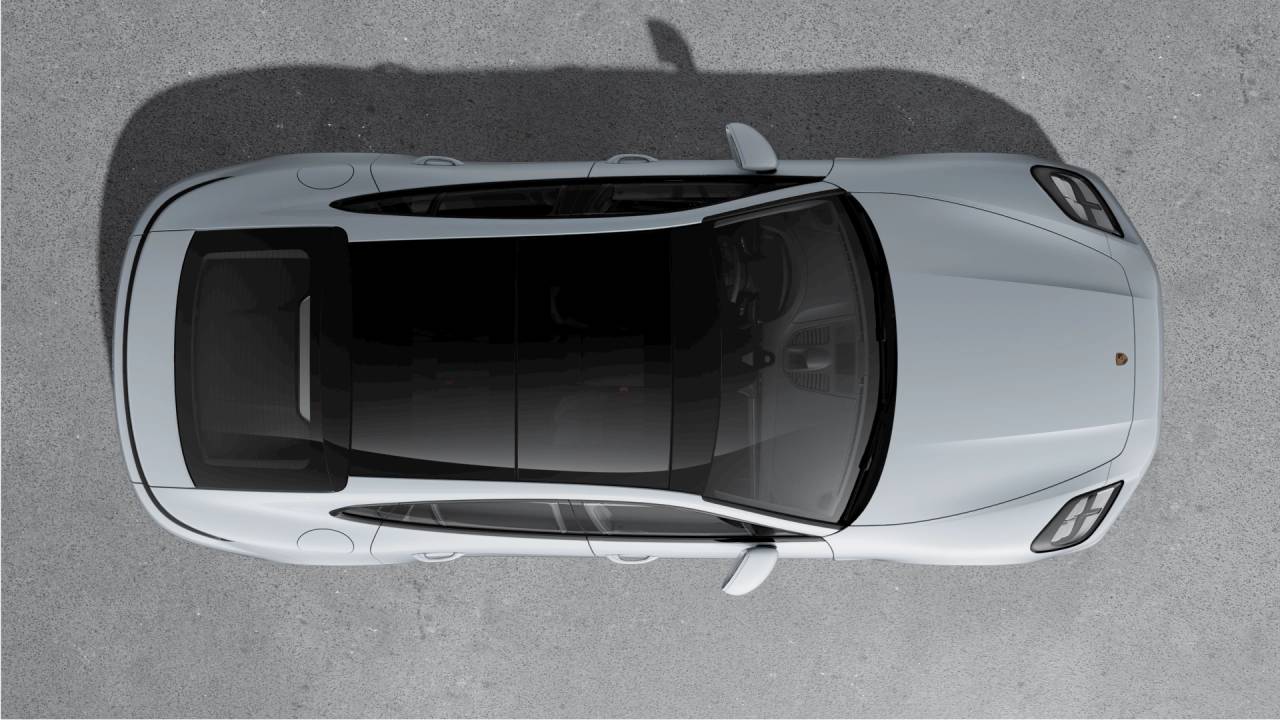 2026 Porsche Panamera E-Hybrid 4 photo 3