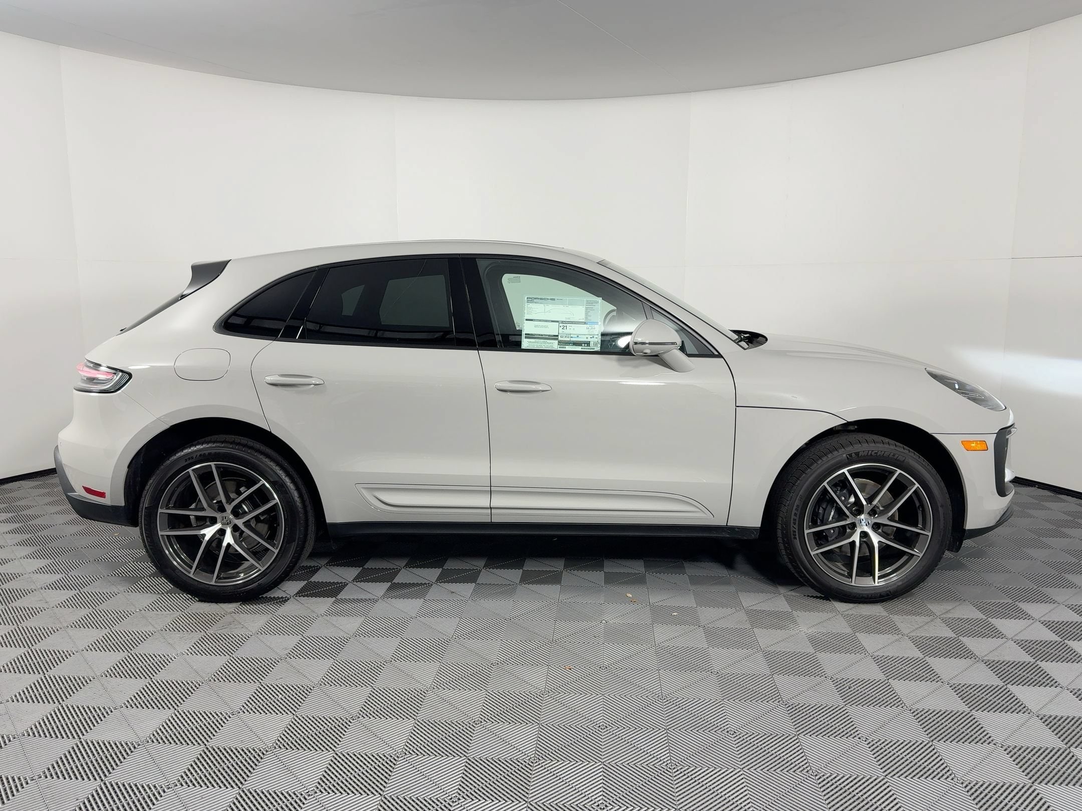 Macan SUV