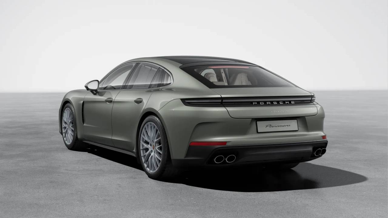 2026 Porsche Panamera 4 photo 3