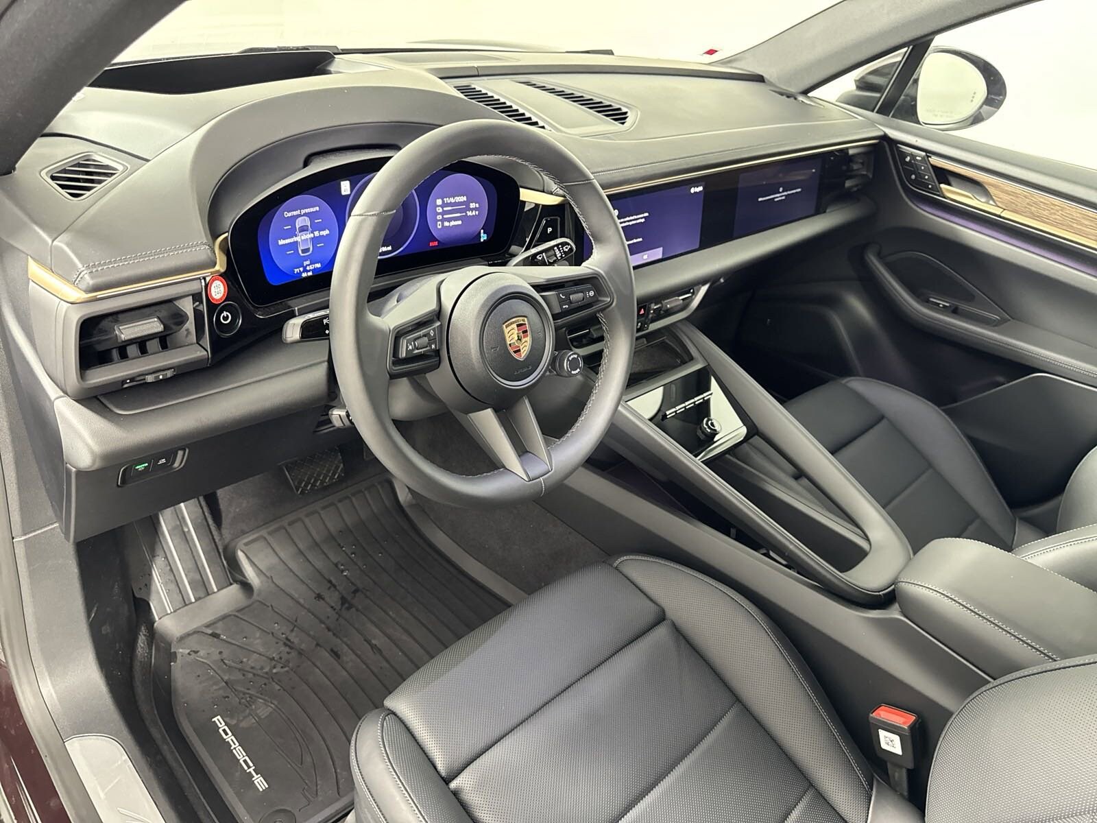 2024 Porsche Macan Electric 4 photo 4