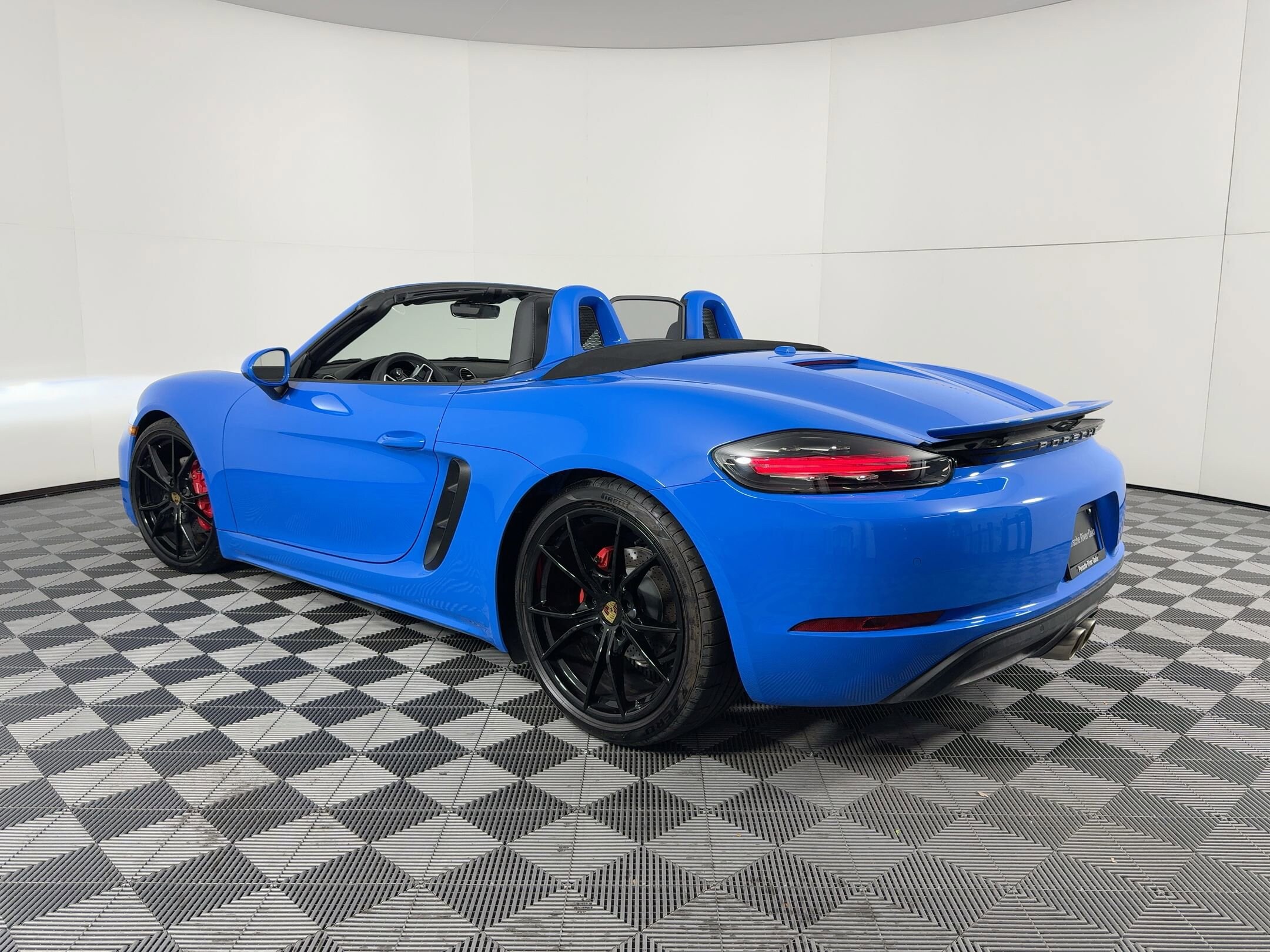 2025 Porsche Boxster S photo 3