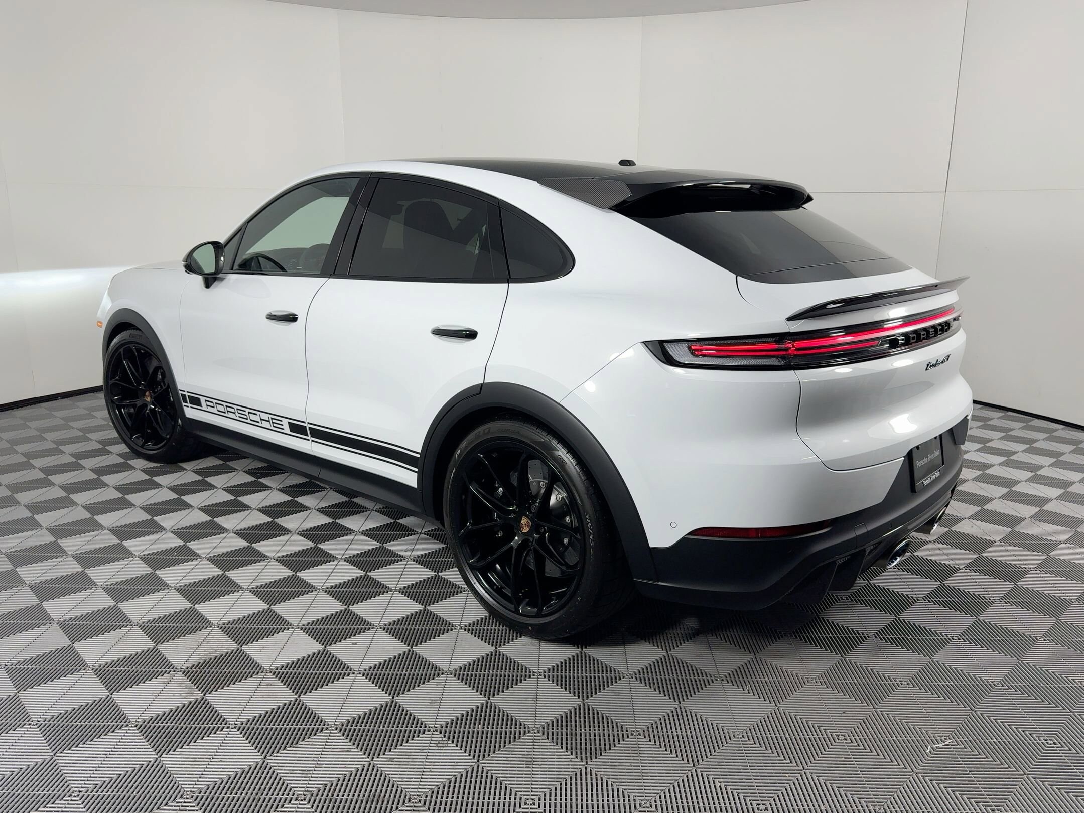 2026 Porsche Cayenne Coupe Turbo GT photo 3