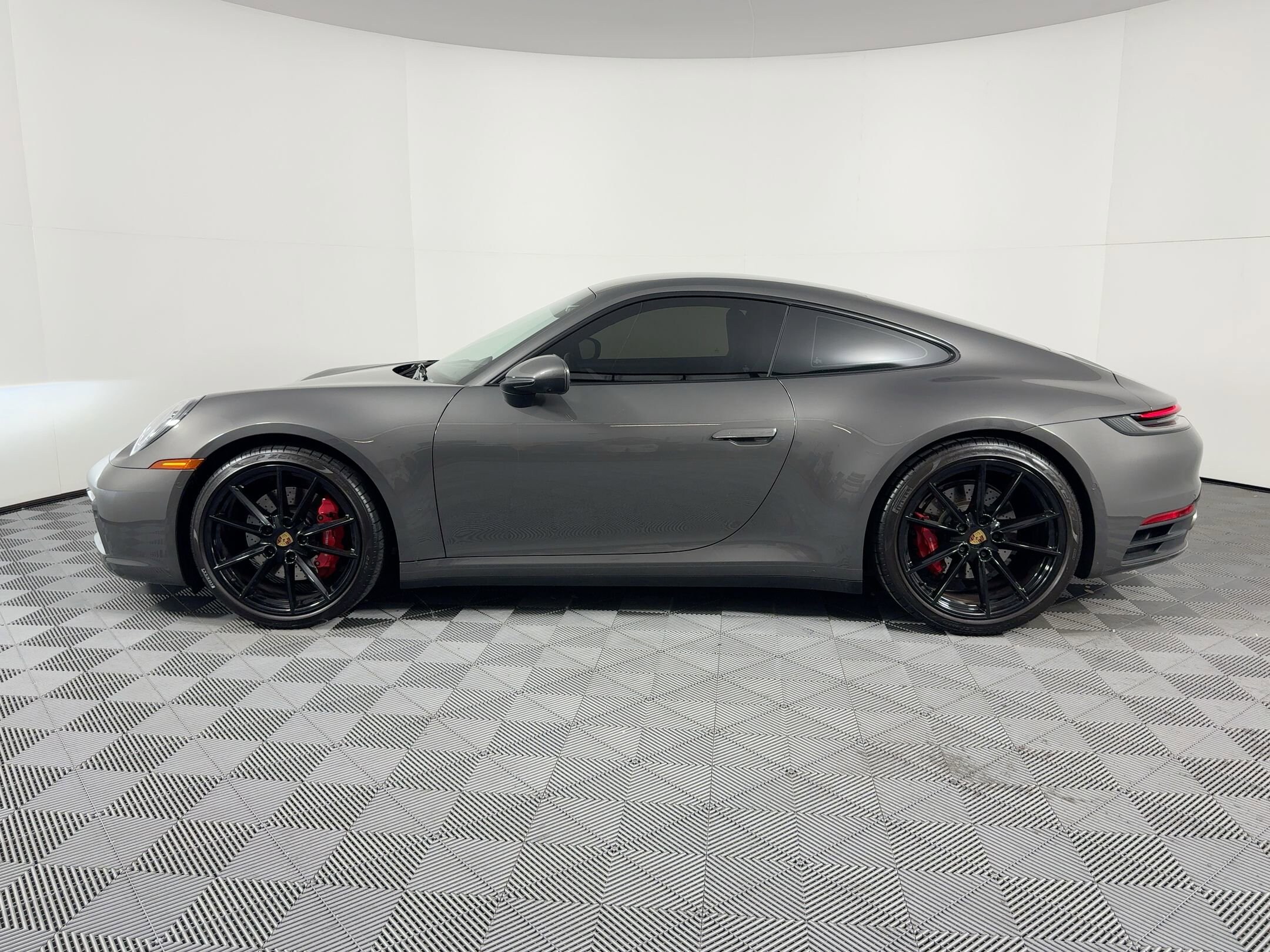 2022 Porsche 911 4S photo 2