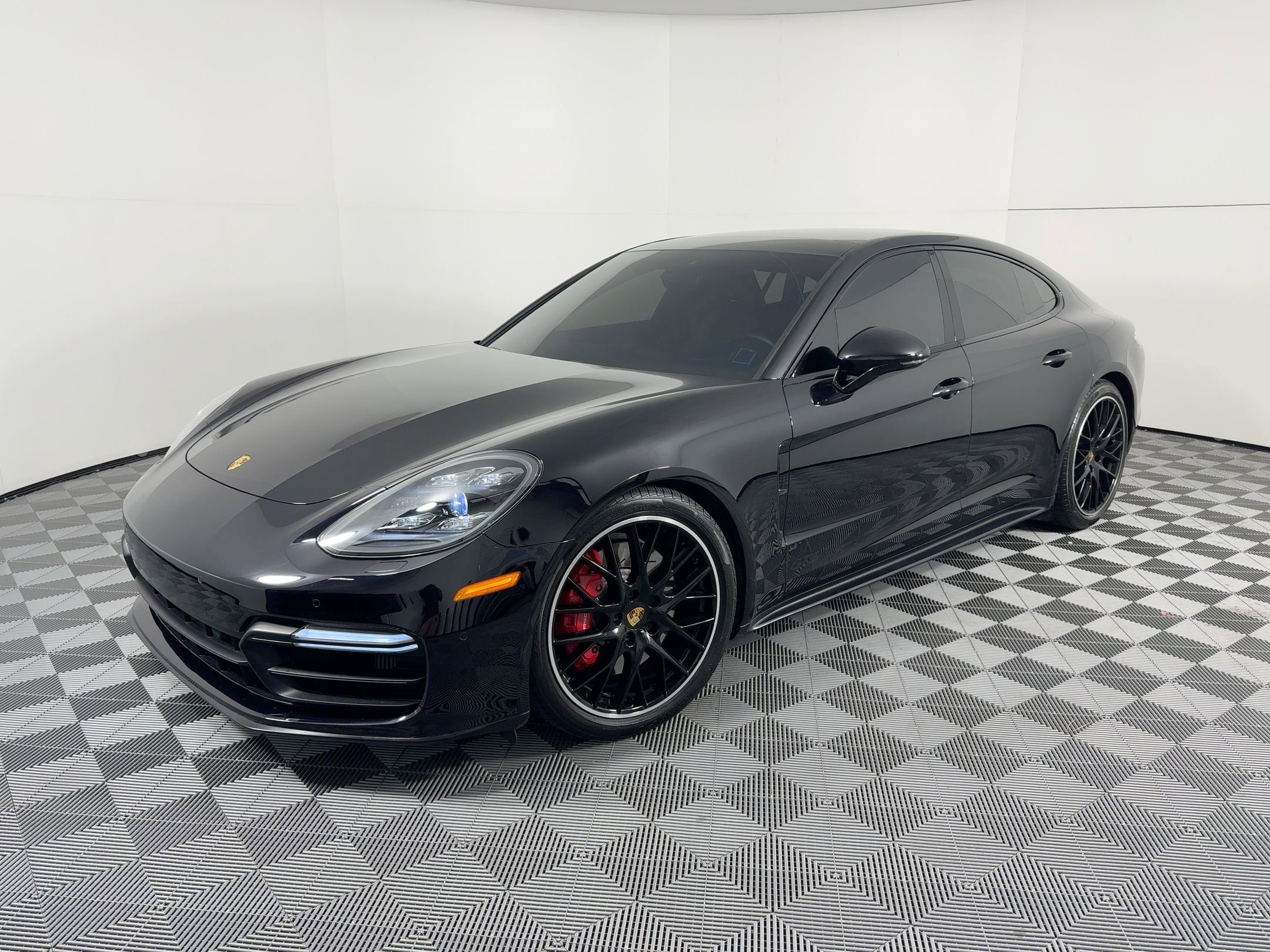 Panamera GTS Sedan