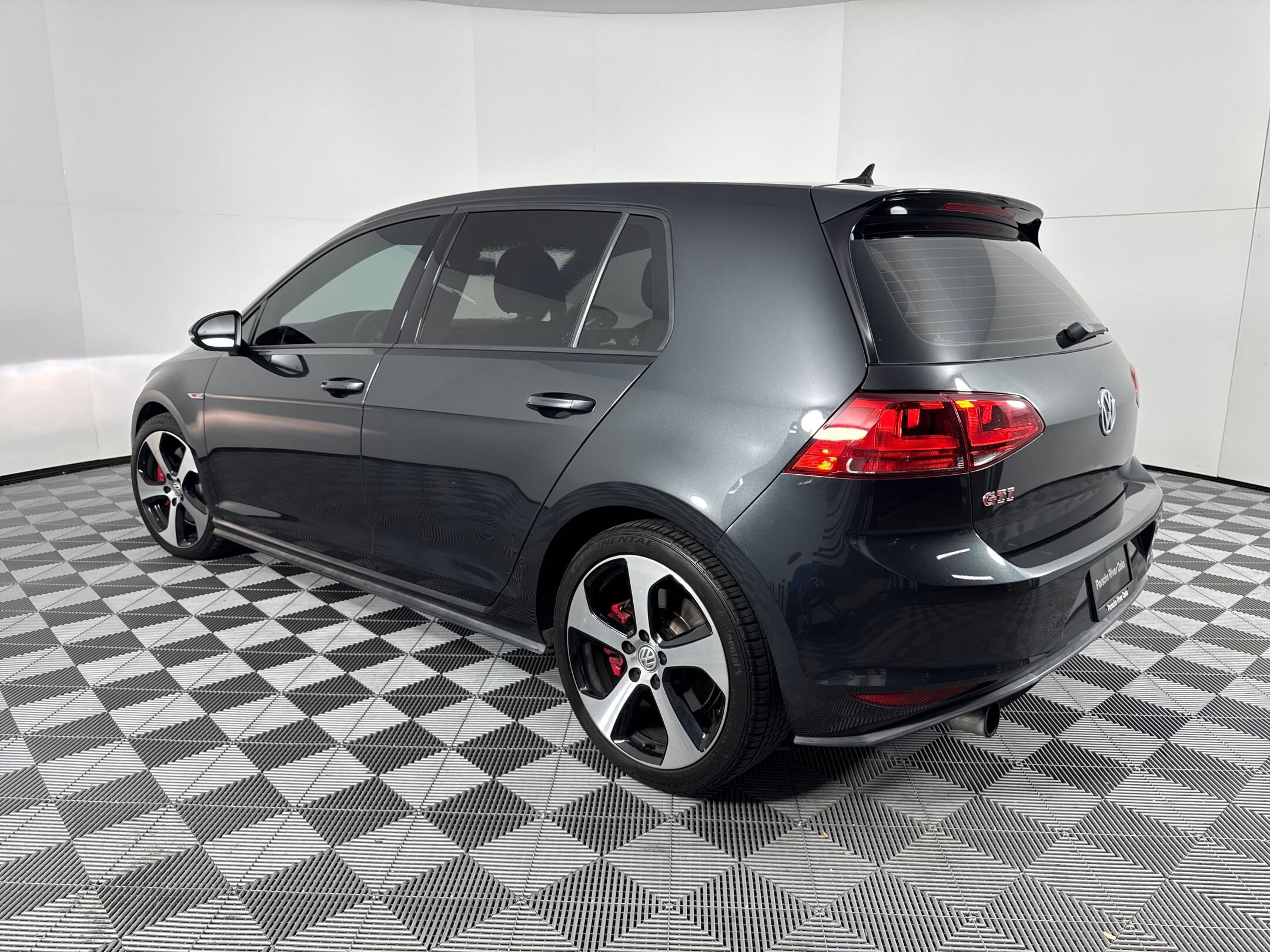 2017 Volkswagen Golf GTI Sport SE Autobahn photo 3