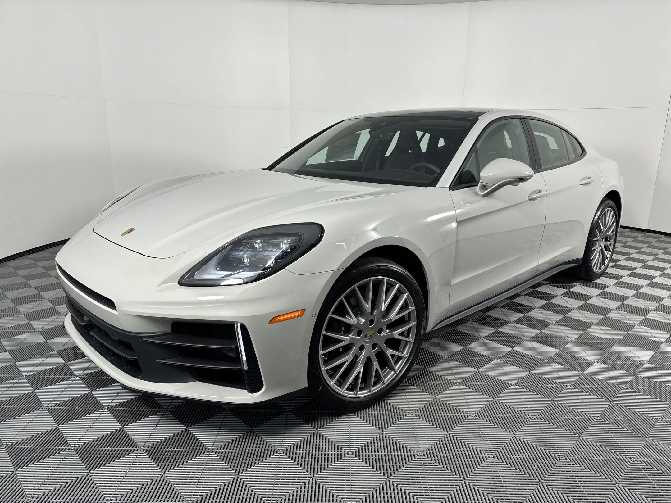 2025 Porsche Panamera