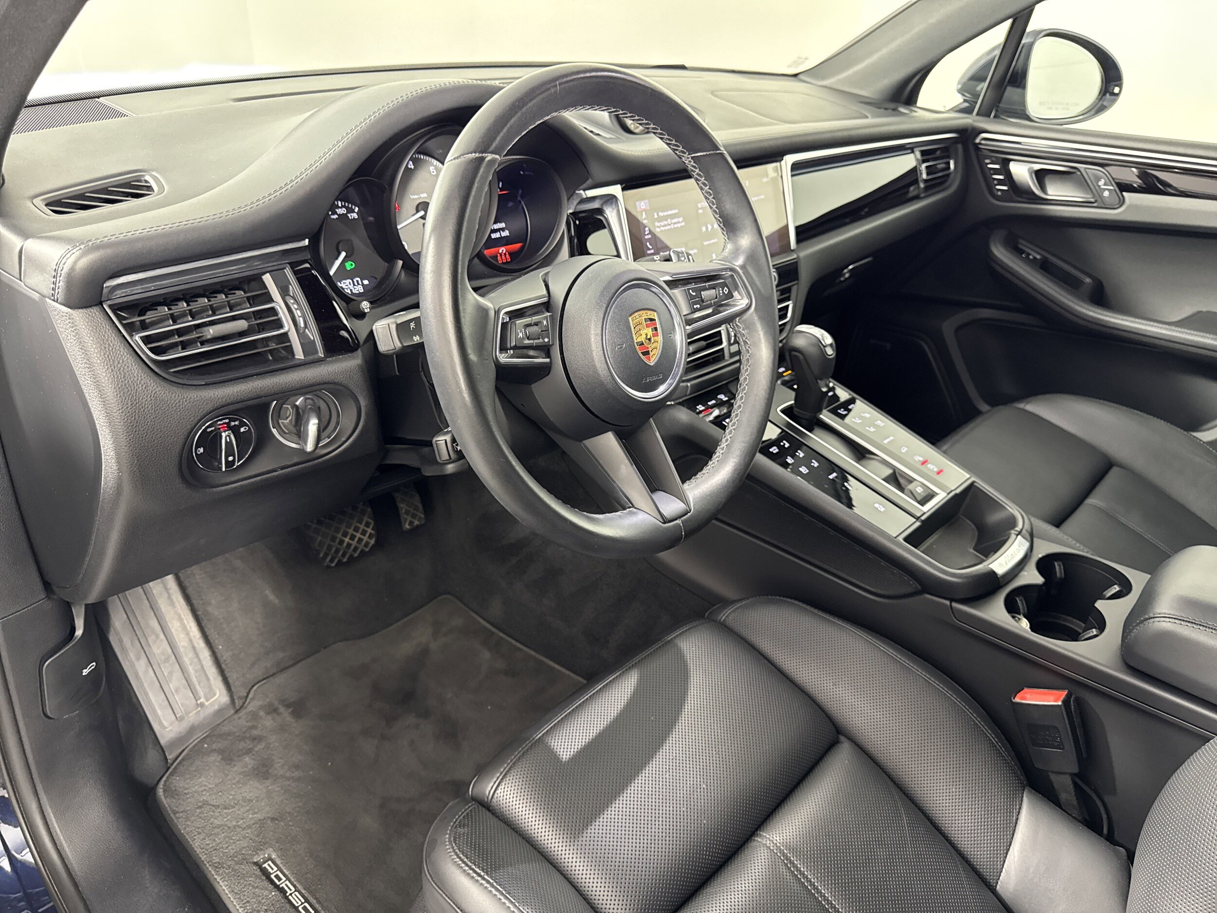 2023 Porsche Macan S photo 4