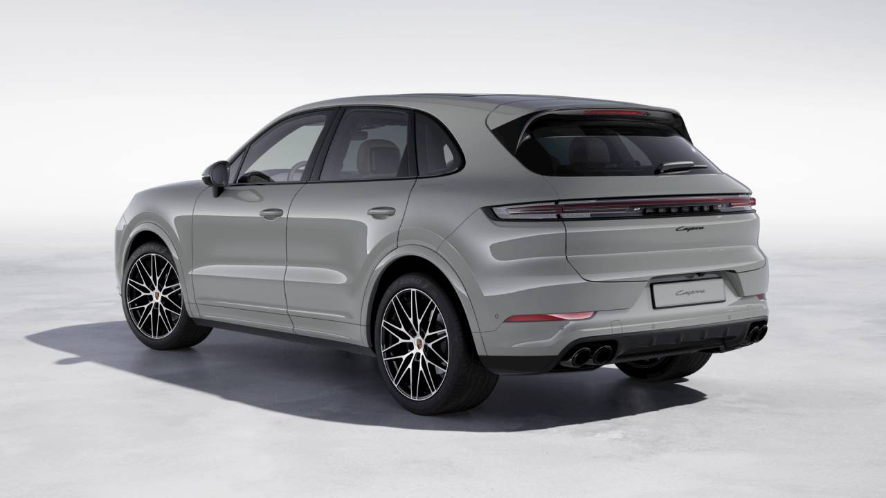 2026 Porsche Cayenne photo 3