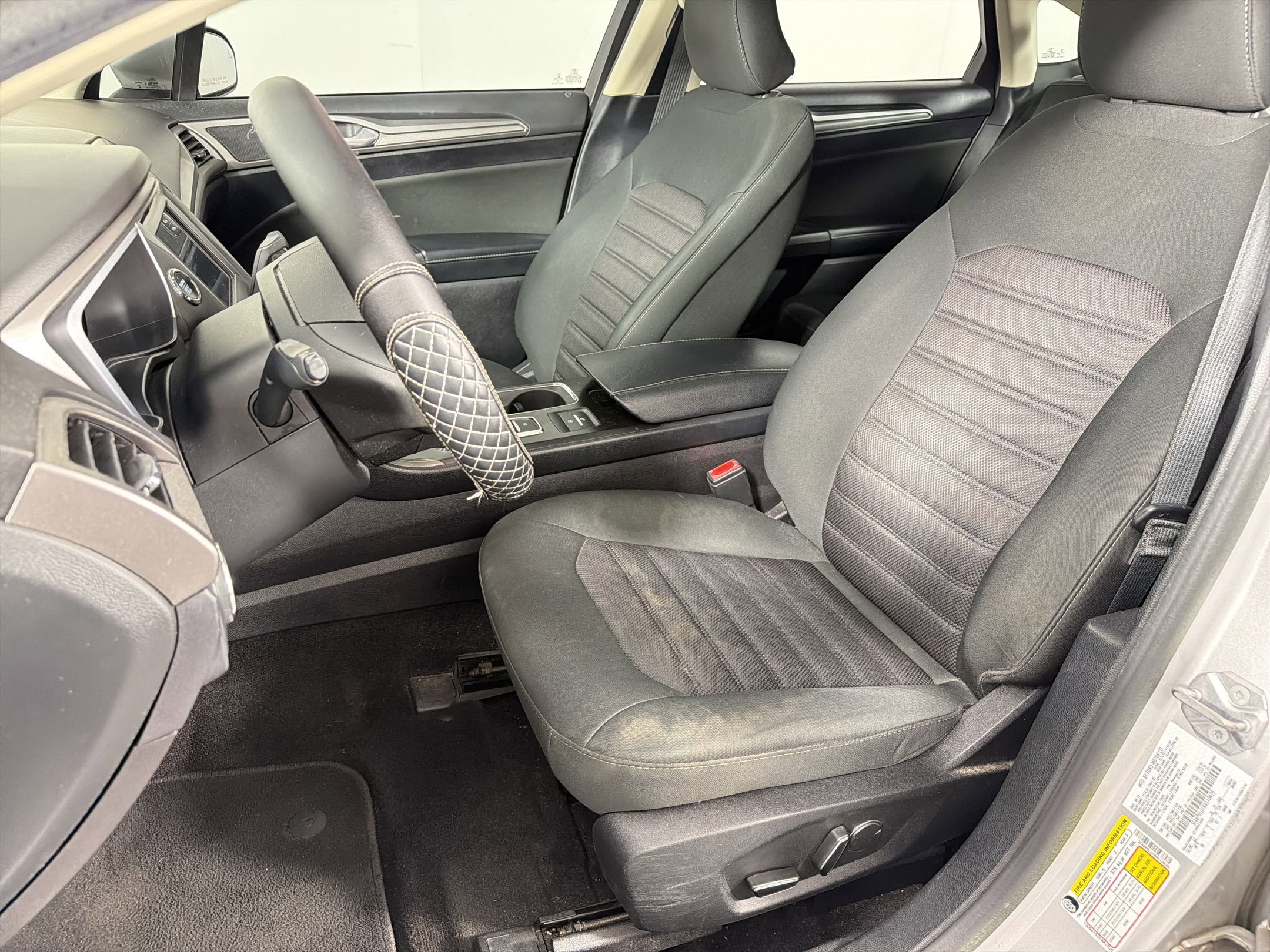 Fusion Hybrid SE Sedan
