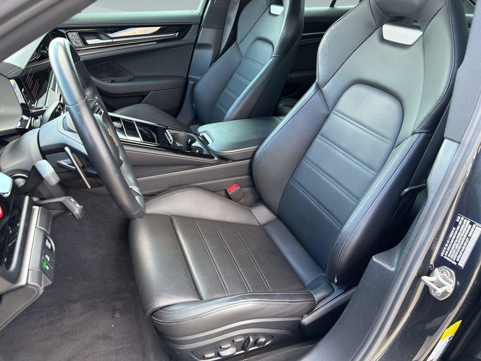 Panamera Panamera () Hatchback