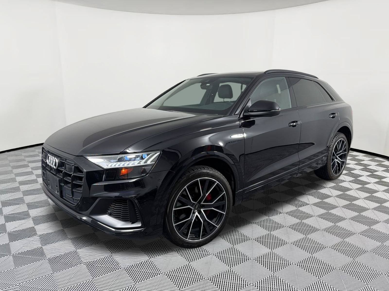 Q8 Premium Plus SUV