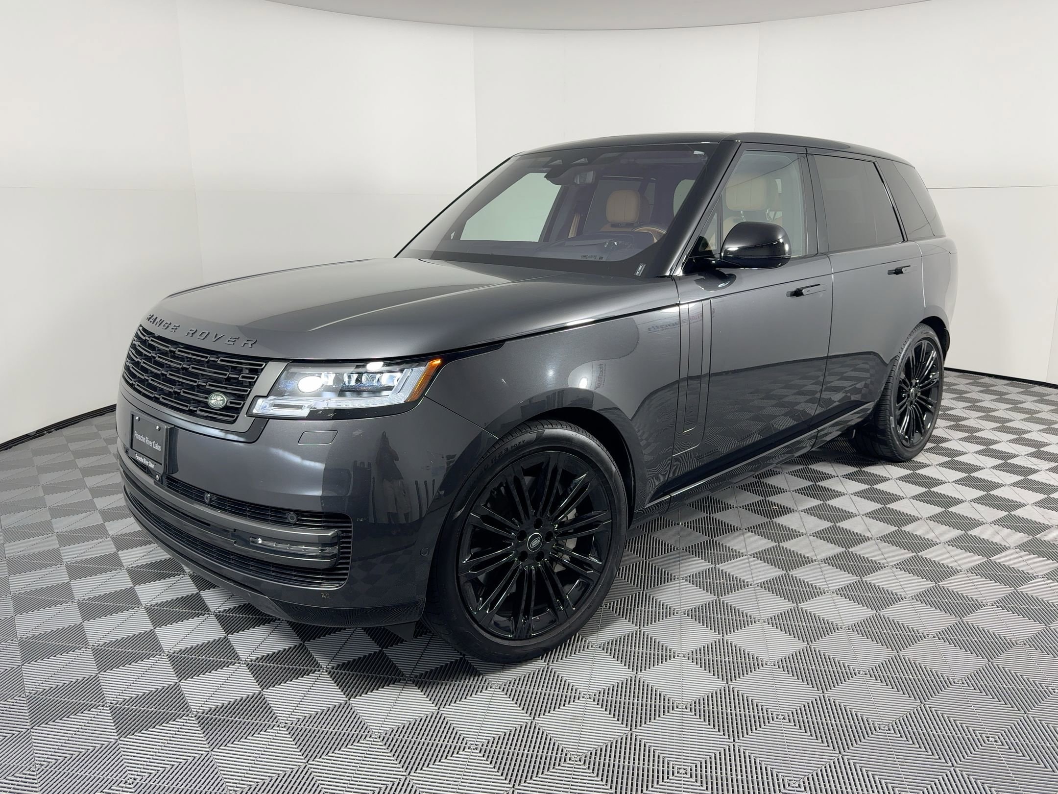2023 Land Rover Range Rover SE's photo