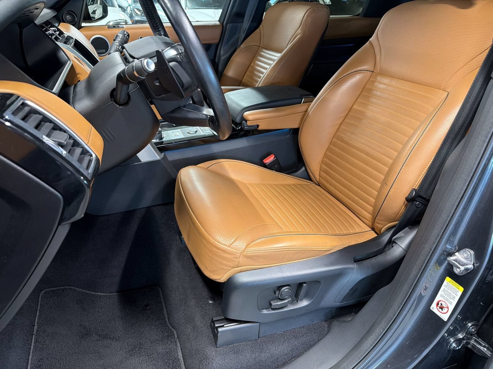 Discovery HSE Luxury SUV