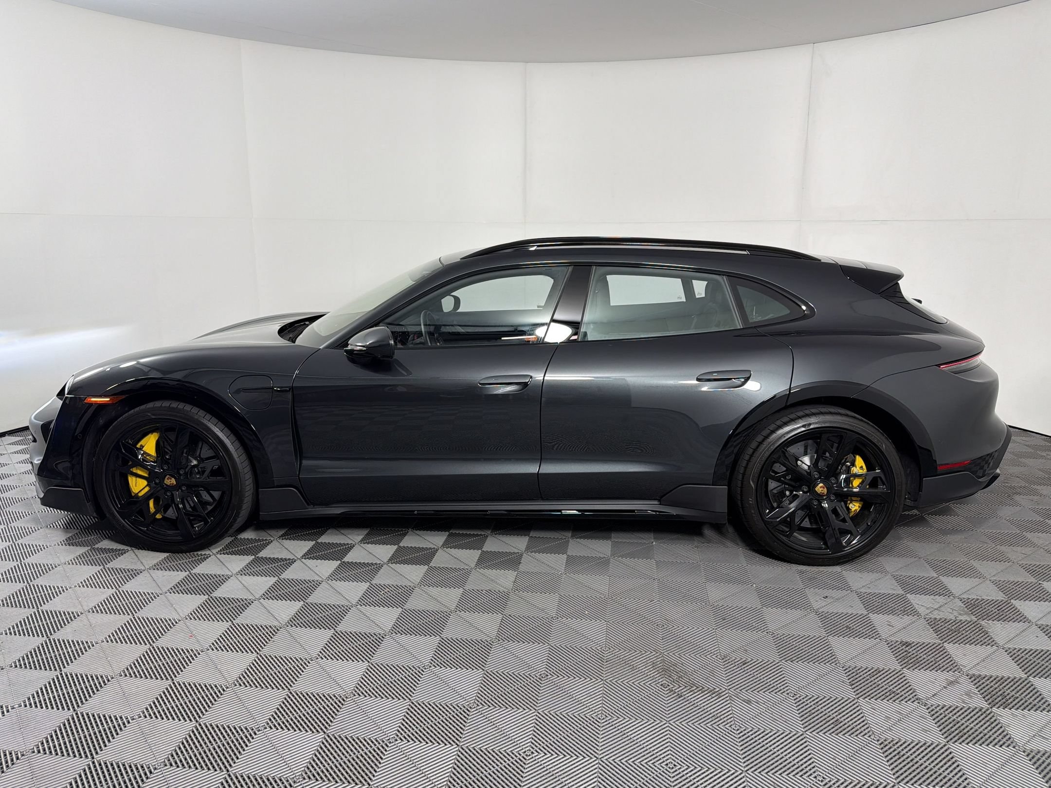 Taycan Turbo S Cross Turismo Wagon