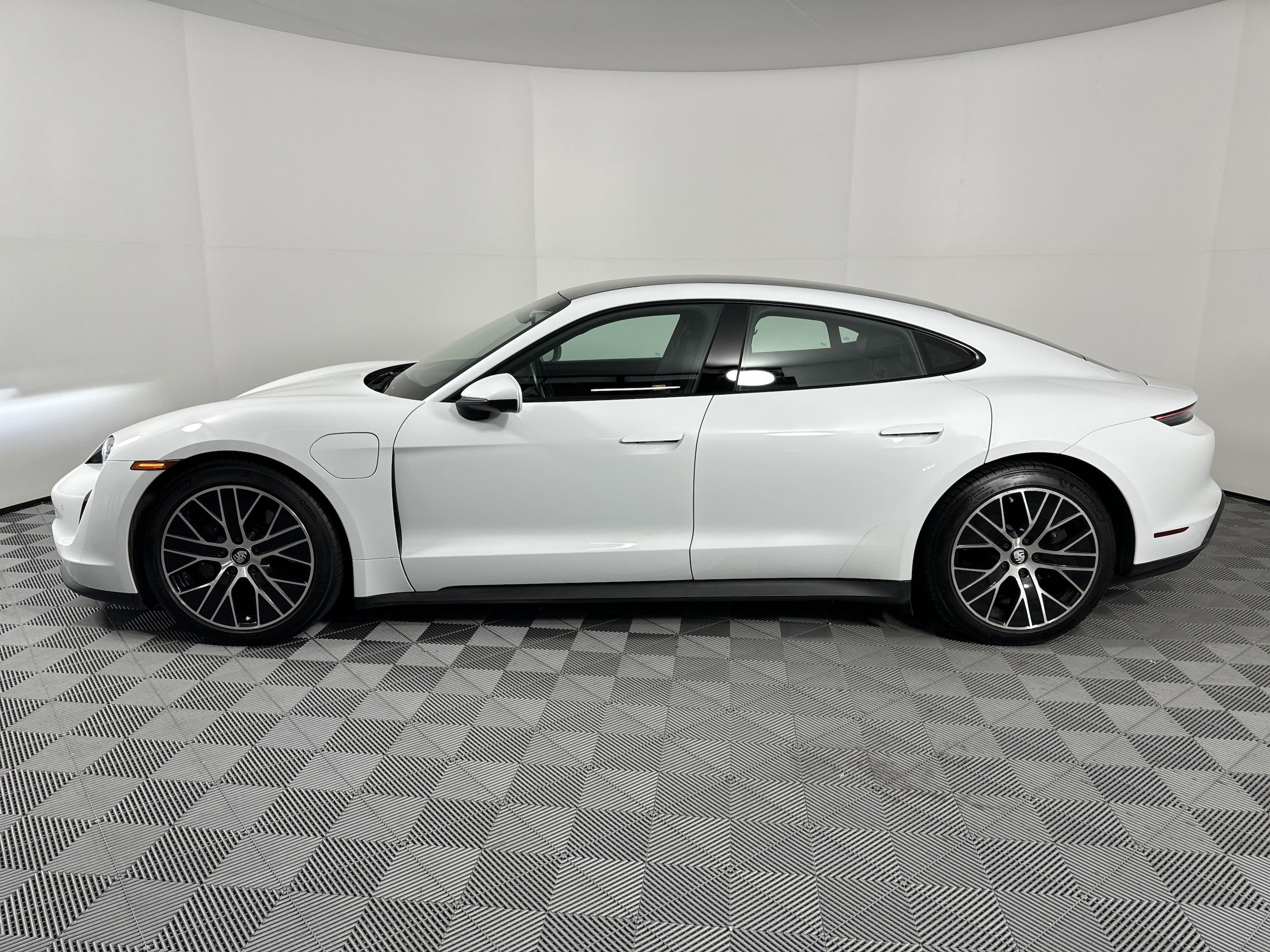 Certified 2022 Porsche Taycan Base with VIN WP0AA2Y12NSA10554 for sale in Houston, TX