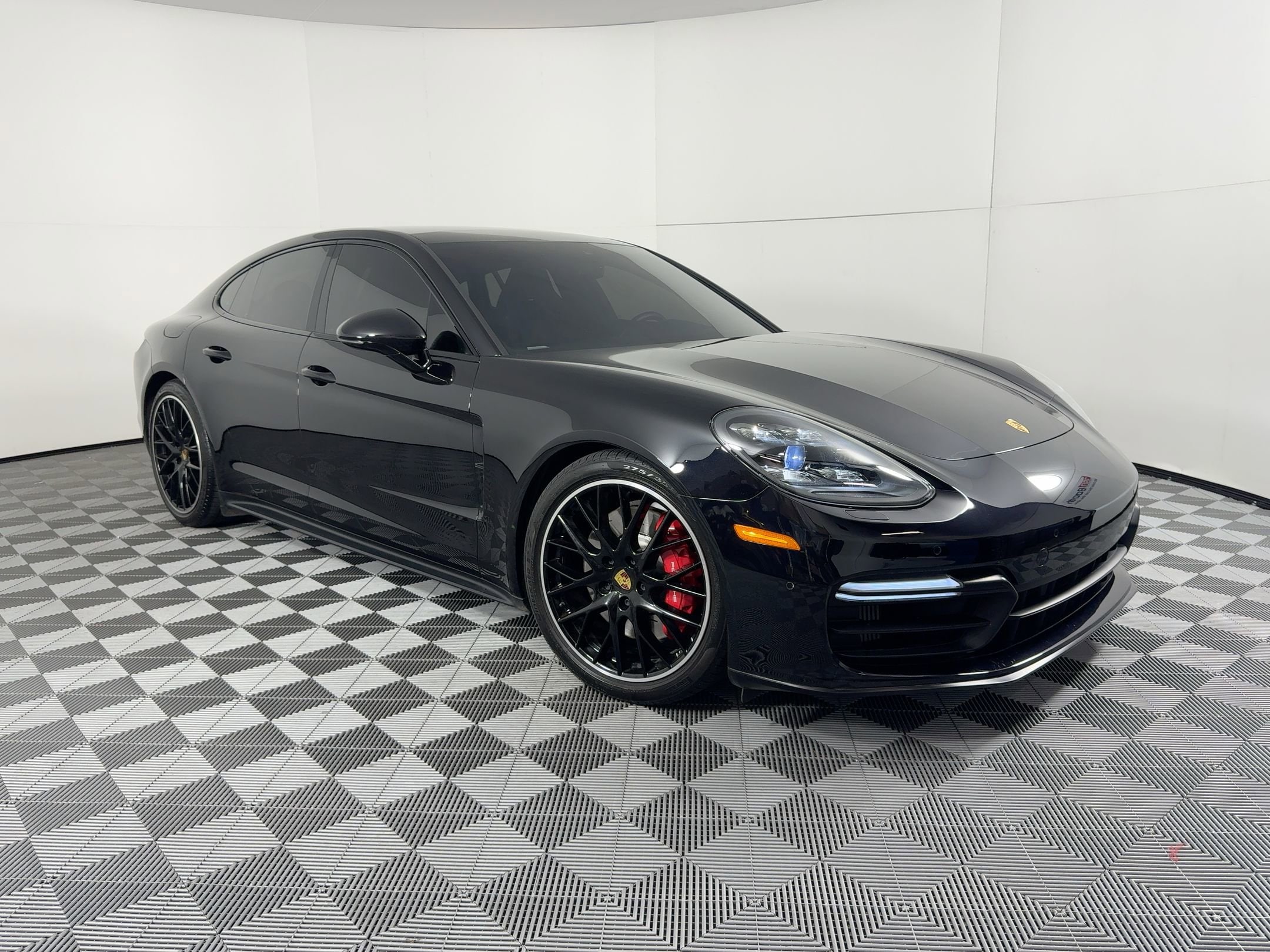 Panamera GTS Sedan