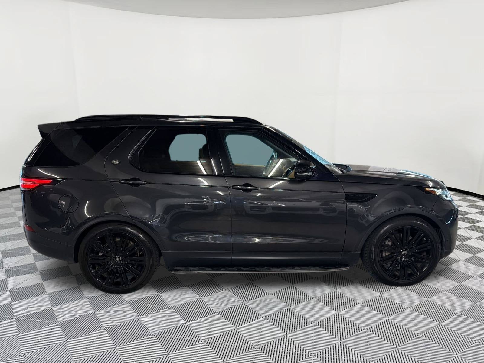 Discovery HSE Luxury SUV
