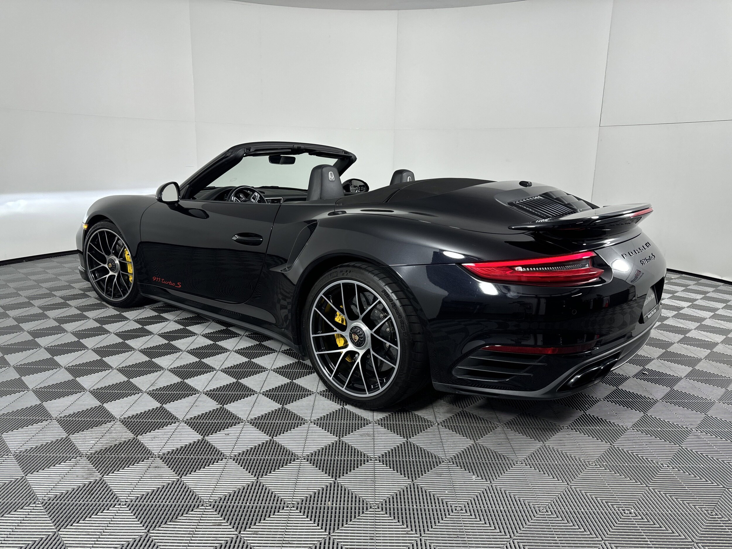 2018 Porsche 911 Turbo S Cabriolet photo 3