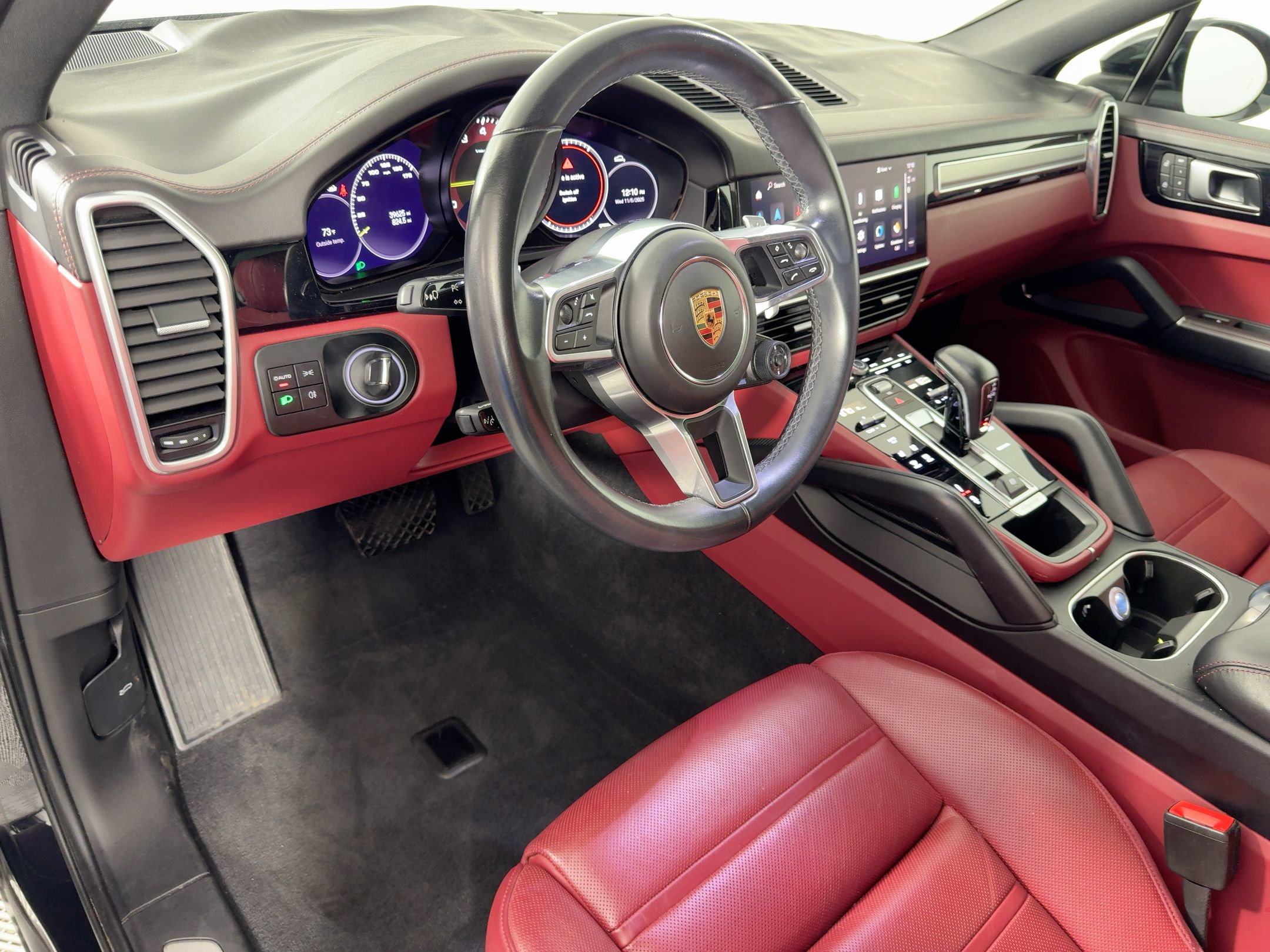 2022 Porsche Cayenne Platinum Edition Hybrid photo 4