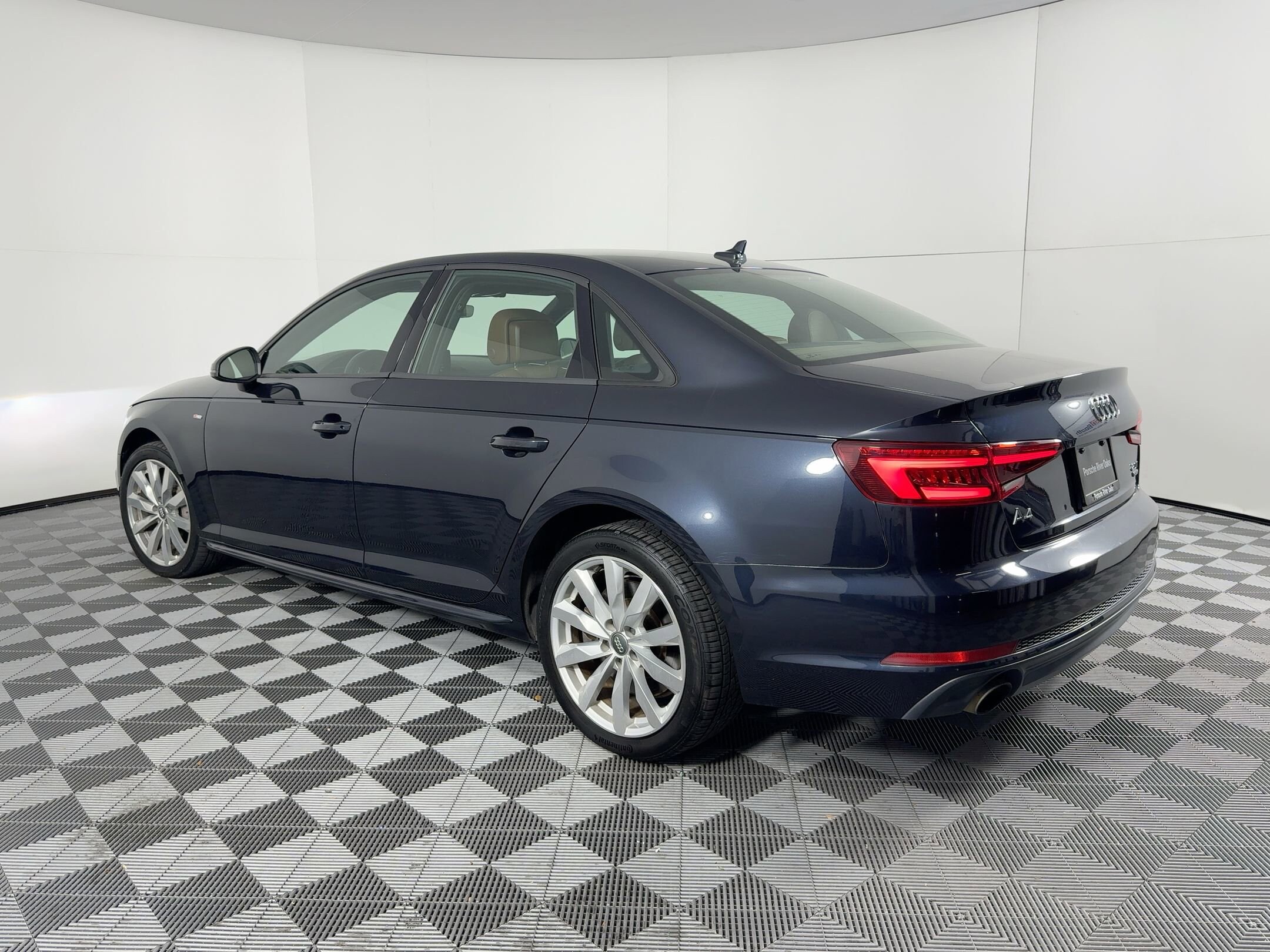 2018 Audi A4 Premium S line Quattro photo 3