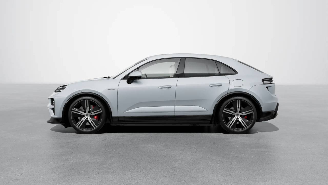 2025 Porsche Macan Electric Turbo photo 2