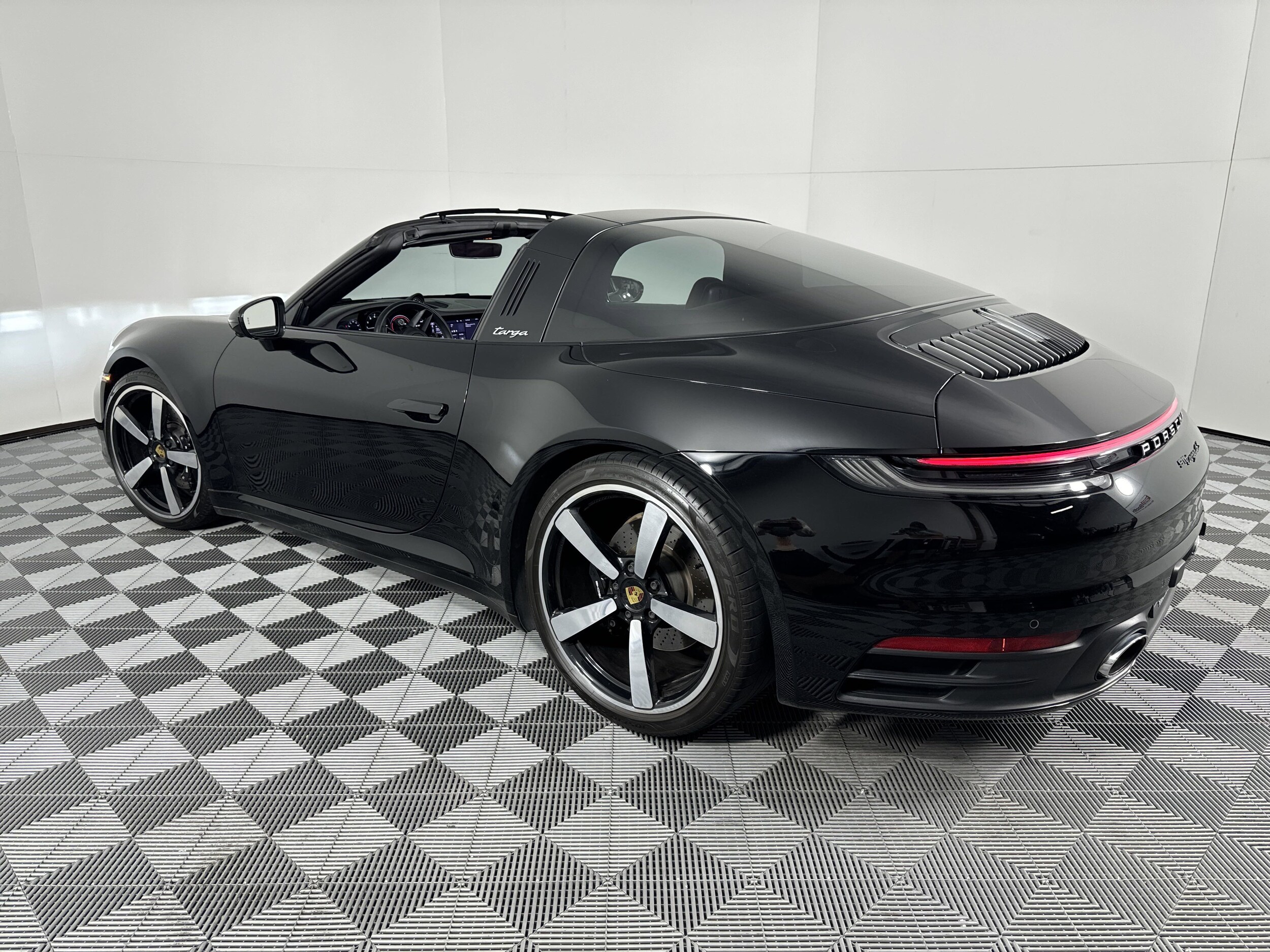 2021 Porsche 911 Targa 4S photo 3