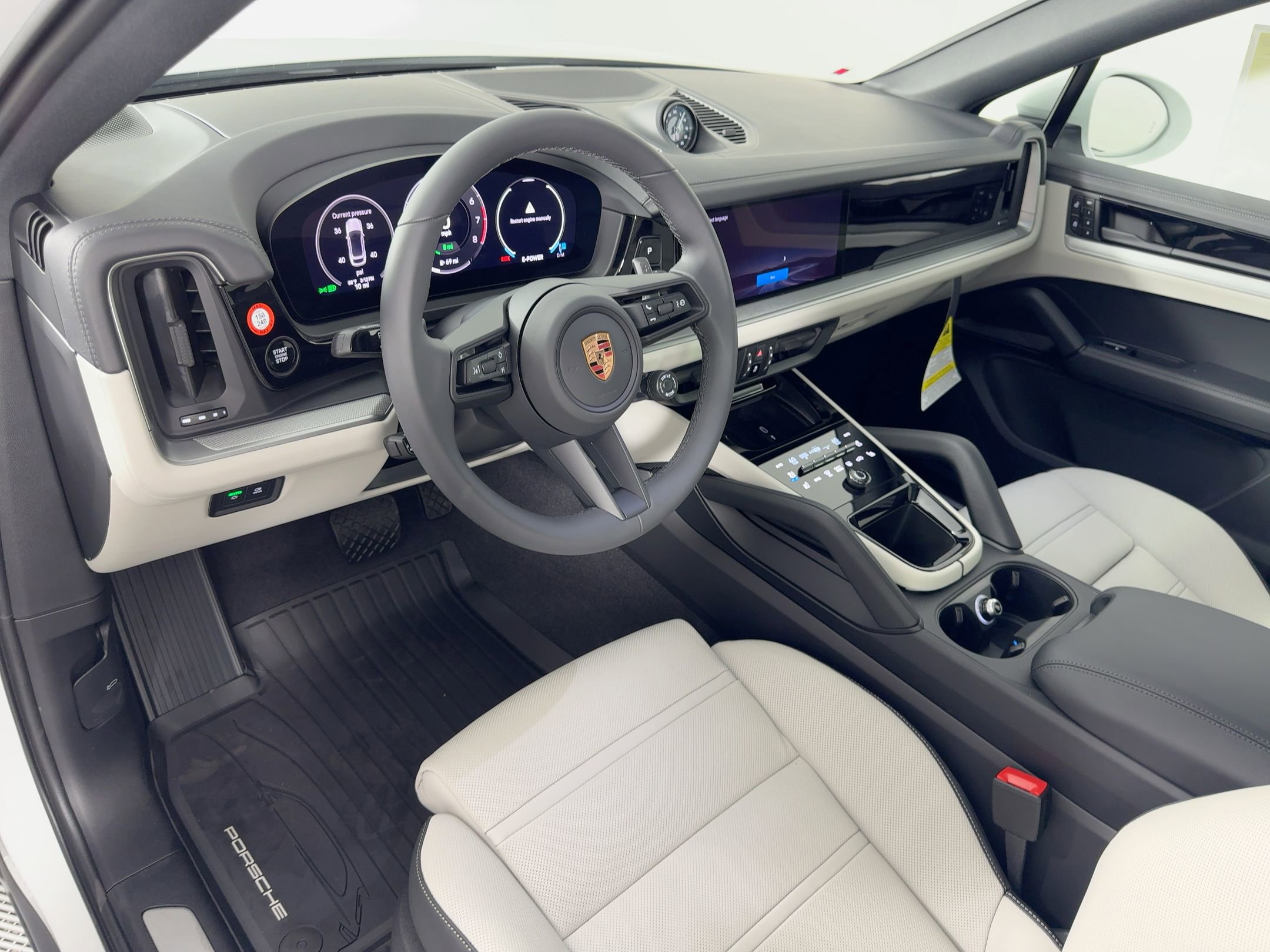 2026 Porsche Cayenne E-Hybrid Coupe photo 4