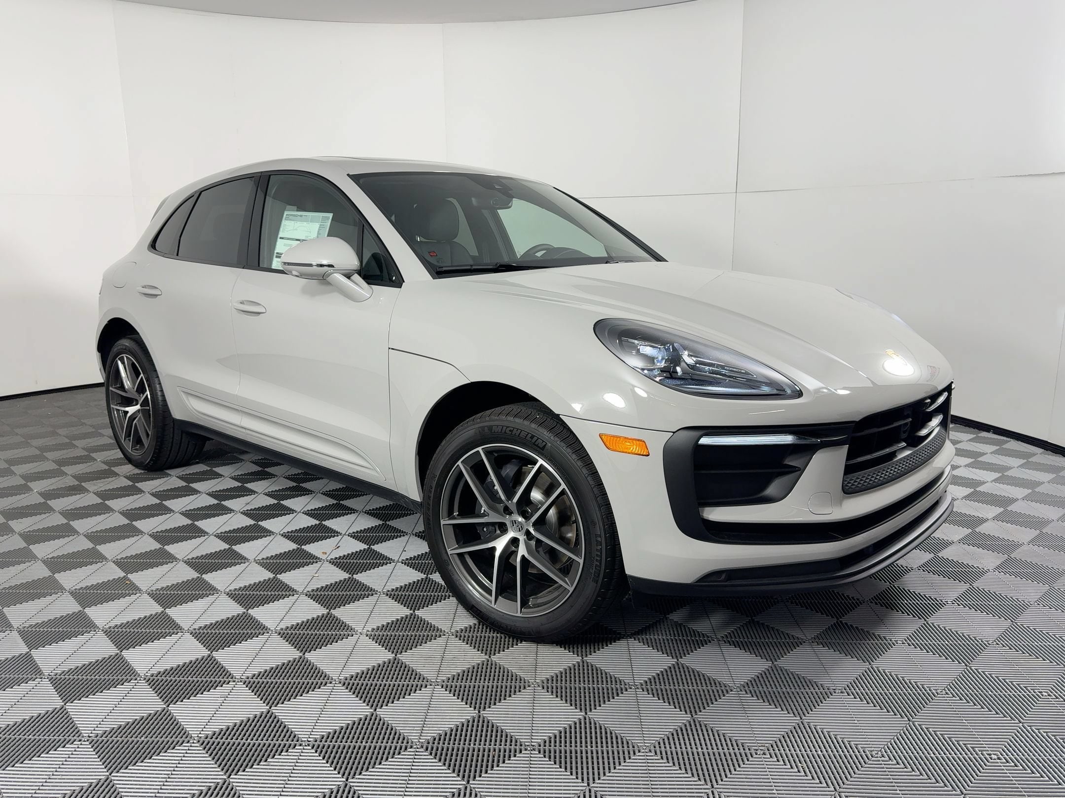Macan SUV