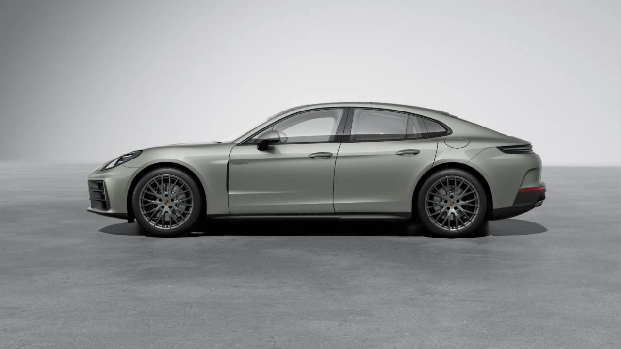 2026 Porsche Panamera E-Hybrid 4 photo 2