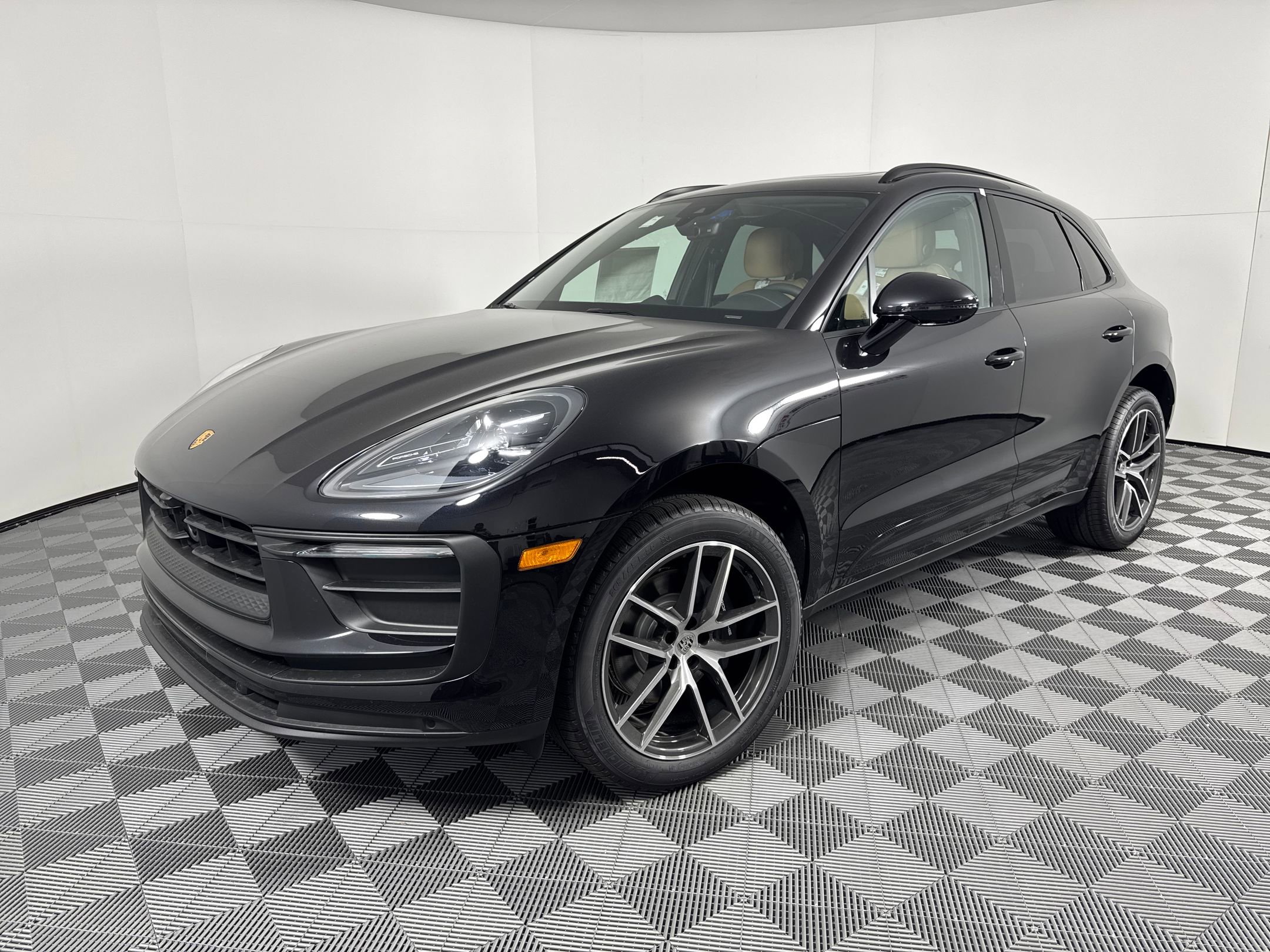 2026 Porsche Macan's photo