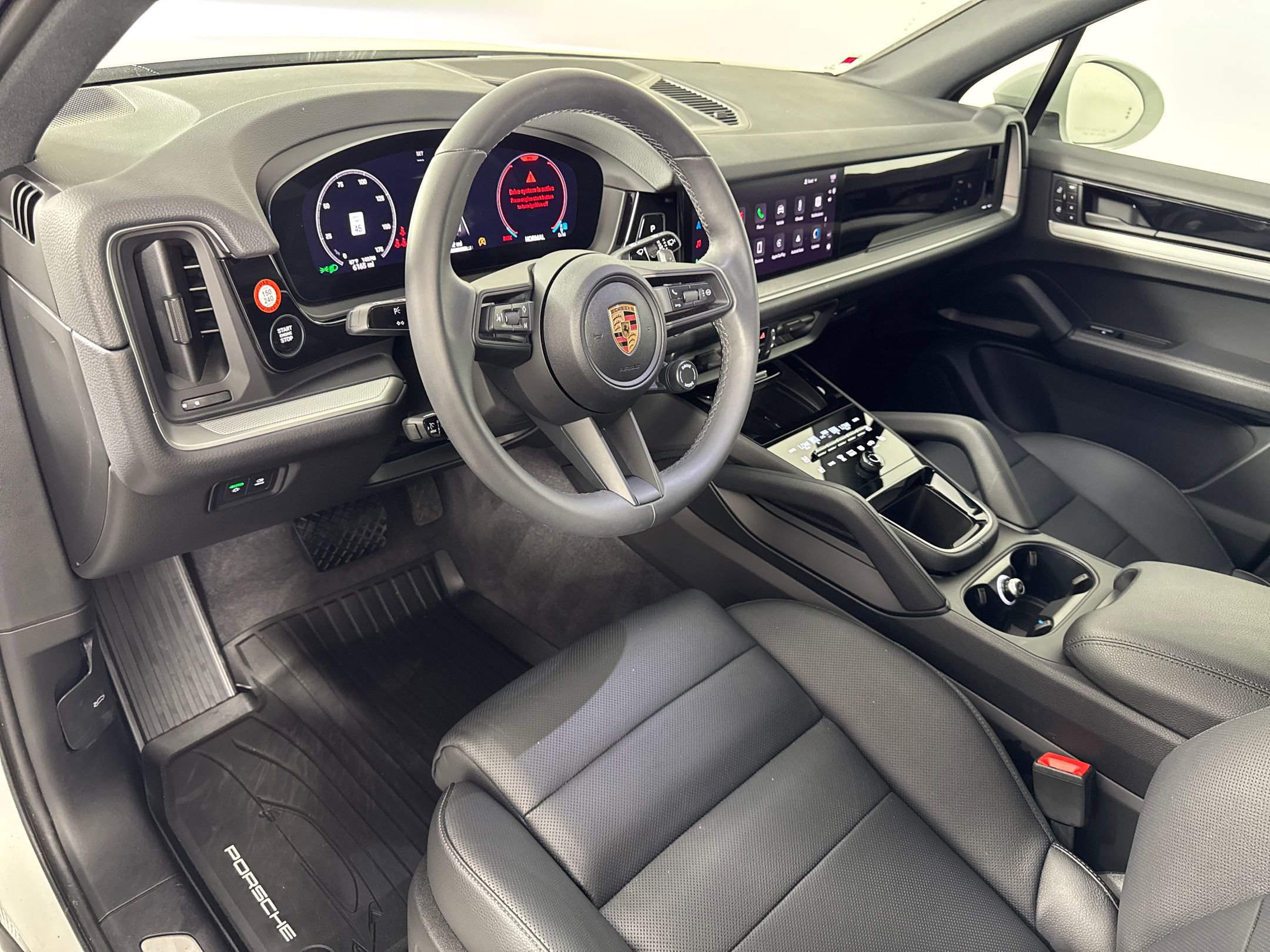 2025 Porsche Cayenne photo 4