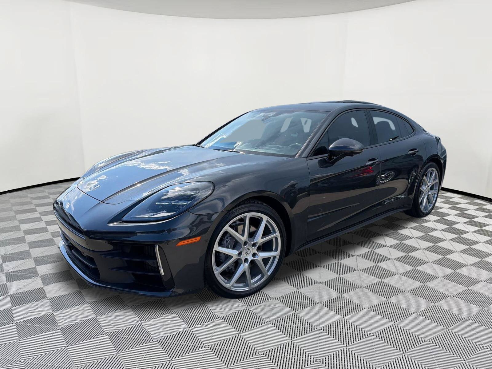 Panamera Panamera () Hatchback
