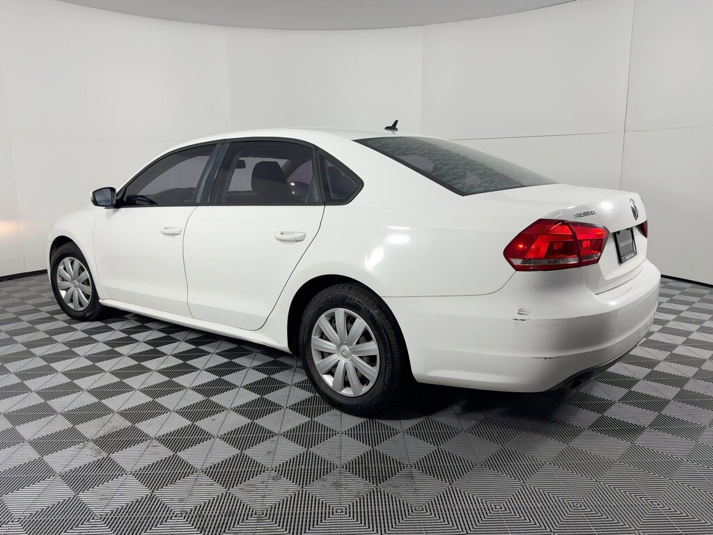 Used 2013 Volkswagen Passat S Sedan