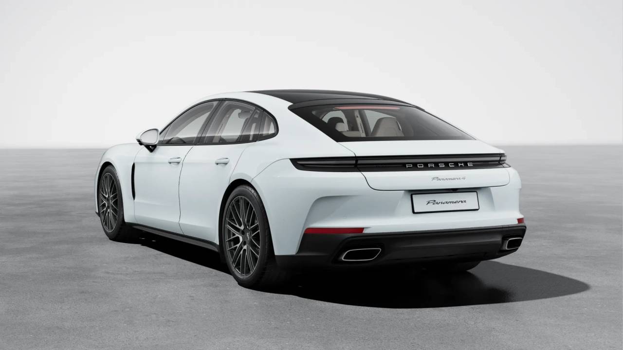 2026 Porsche Panamera 4 photo 3