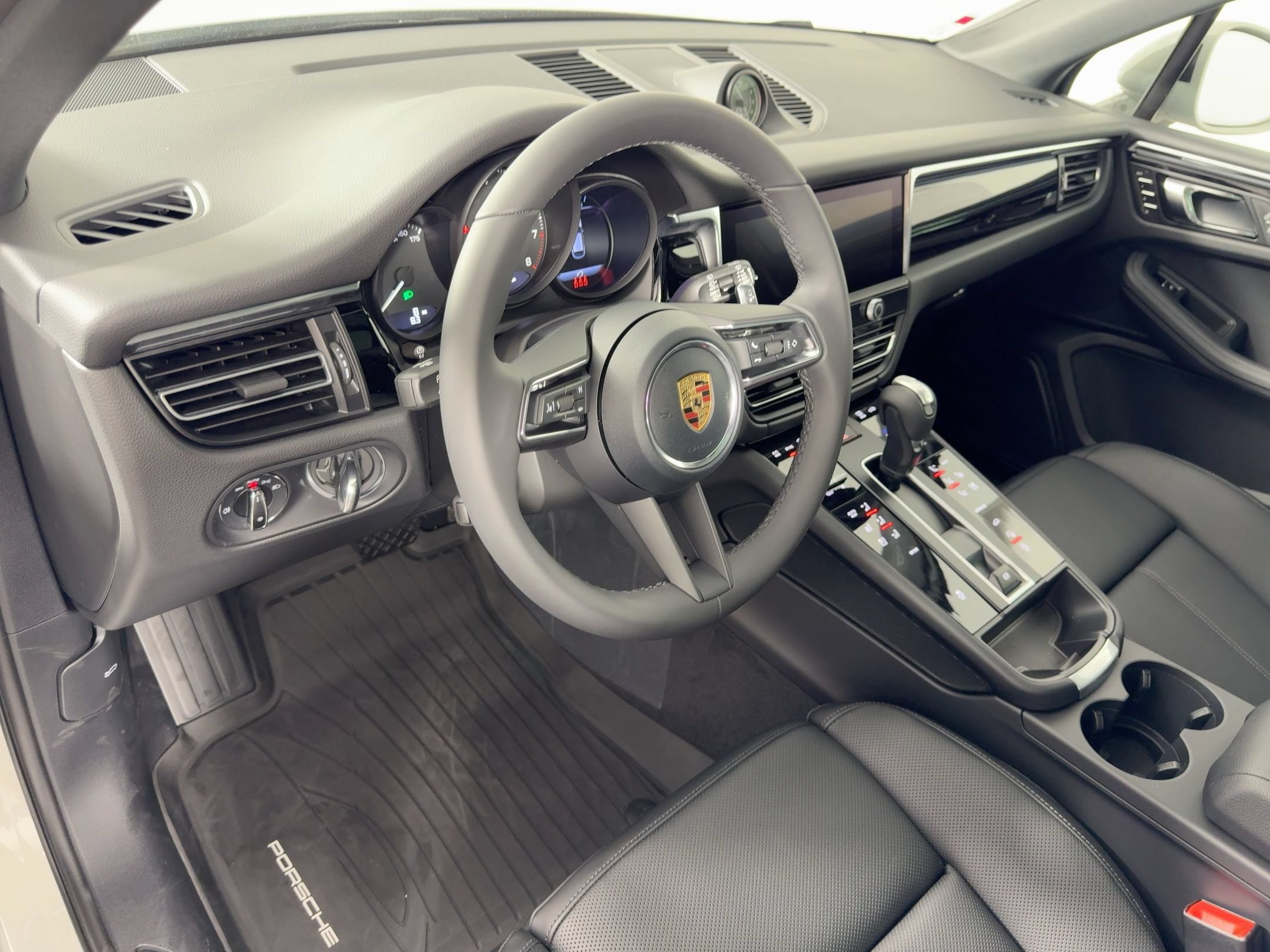 Macan SUV