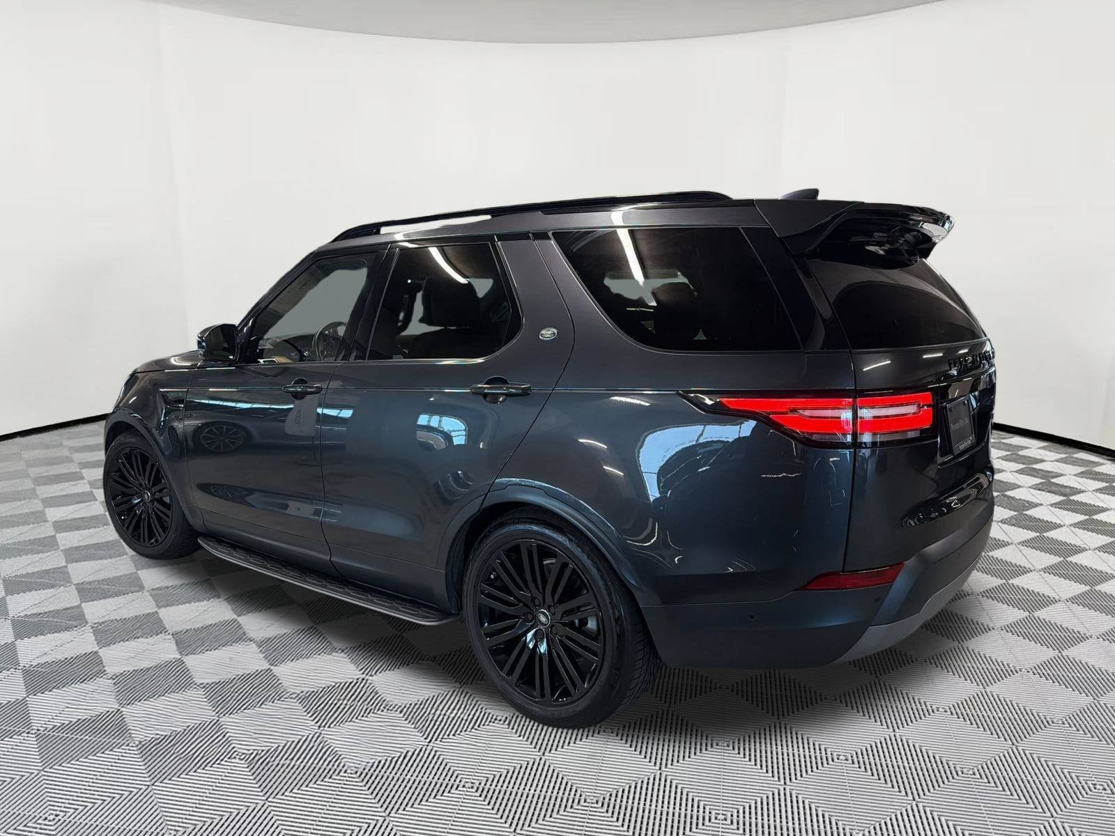 Discovery HSE Luxury SUV