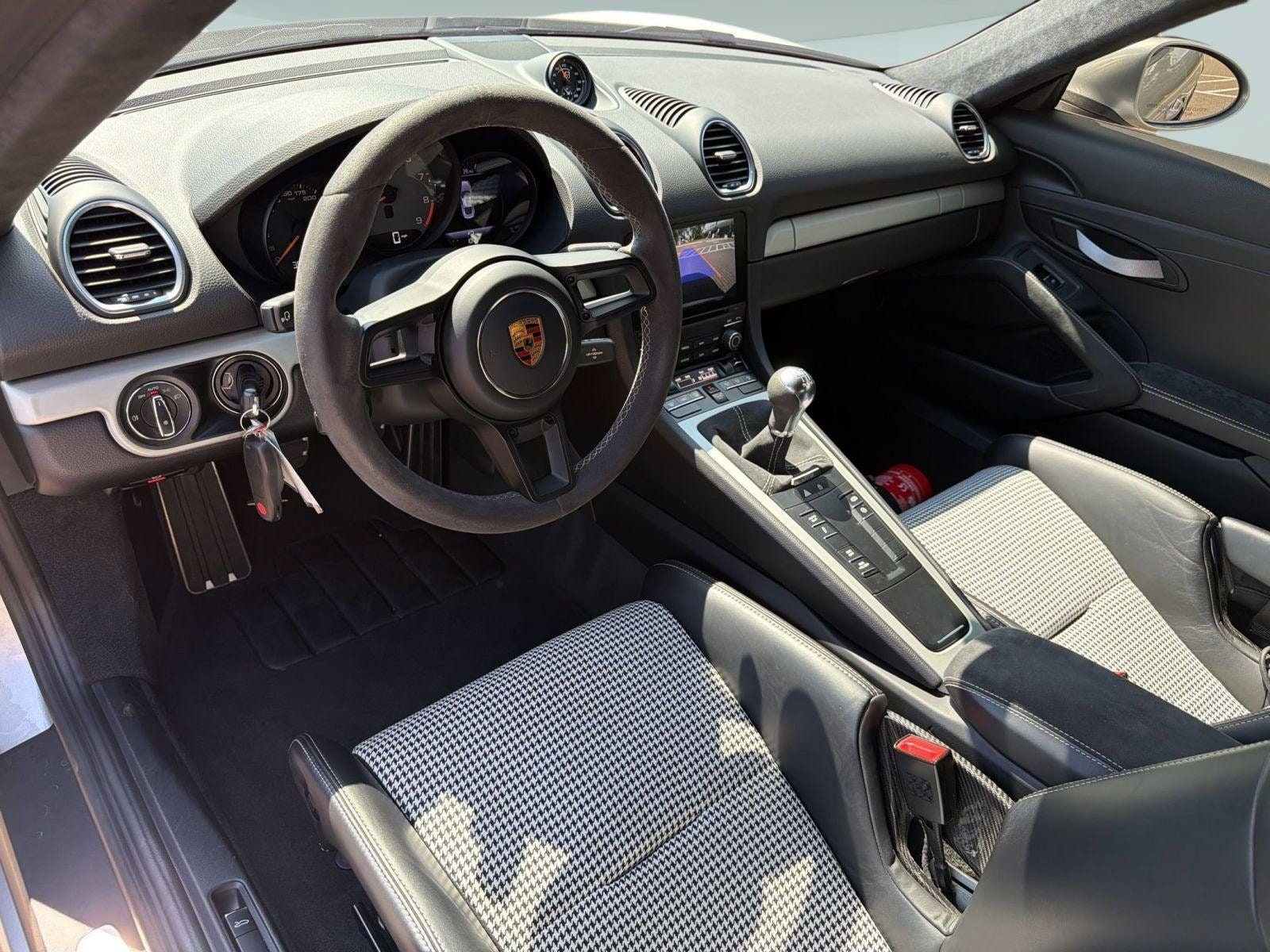 718 Cayman GT4 Coupe