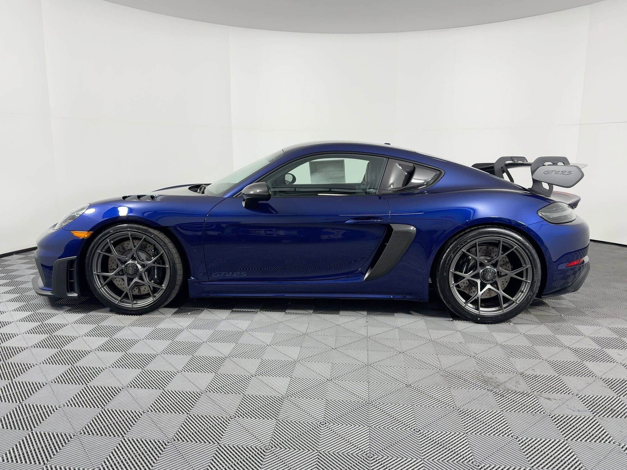2025 Porsche Cayman GT4 RS photo 2