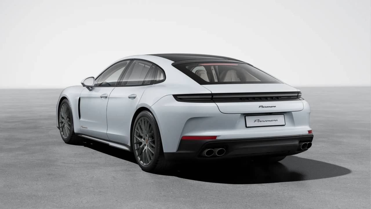 2026 Porsche Panamera 4 photo 3