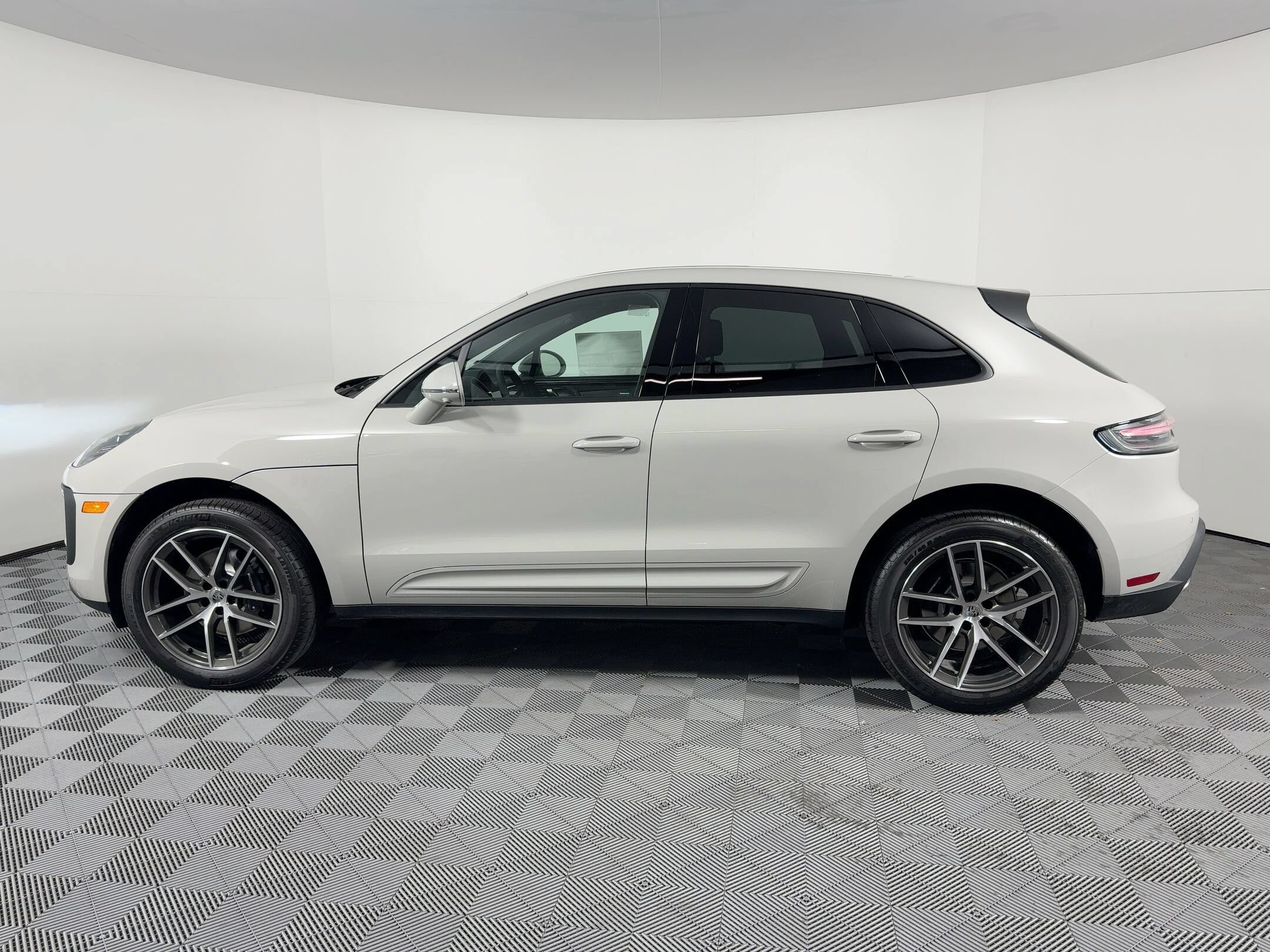 Macan SUV