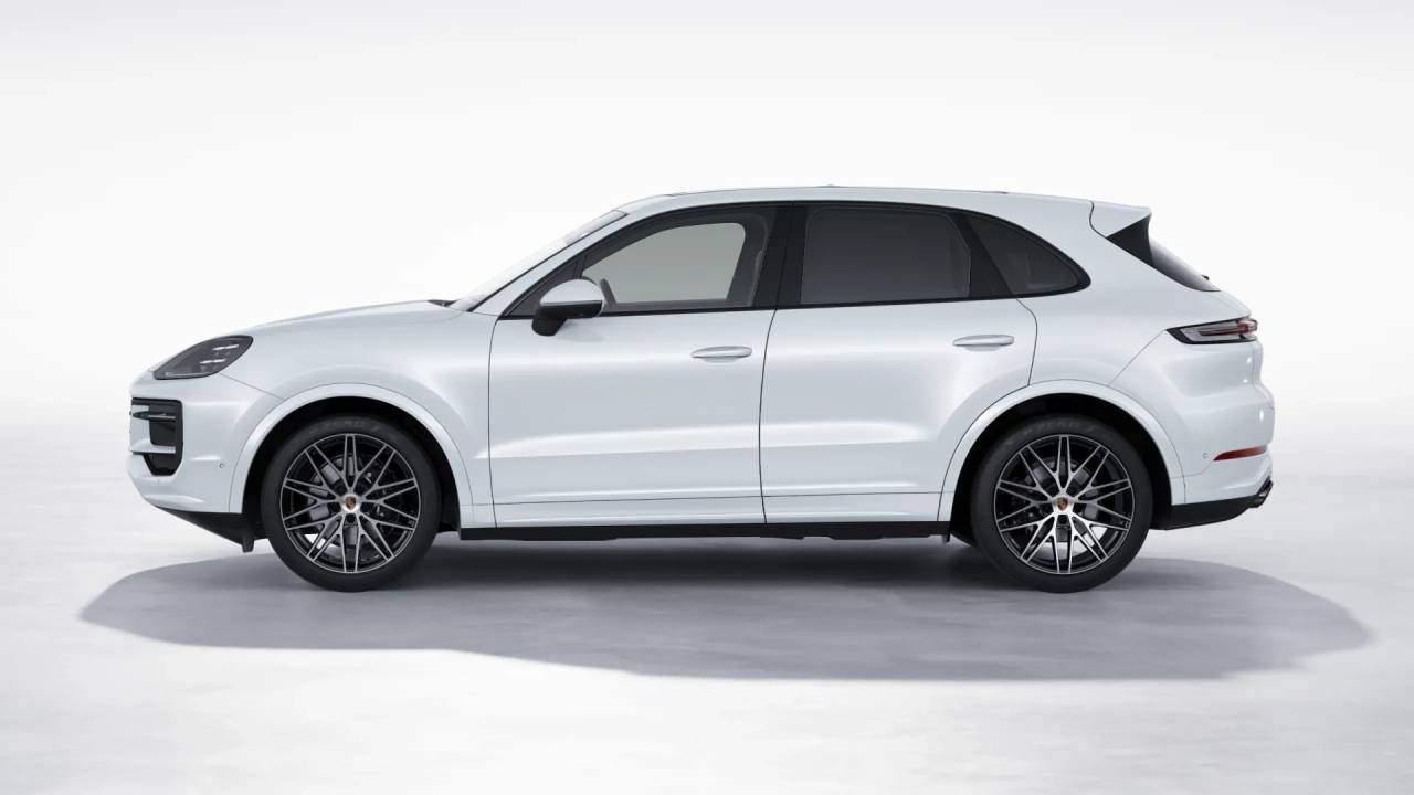 2026 Porsche Cayenne photo 2