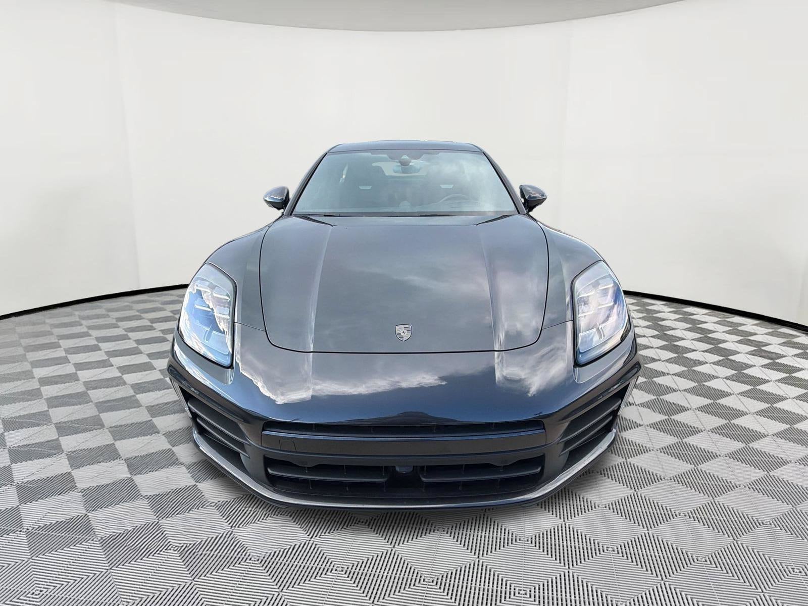 Panamera Panamera () Hatchback