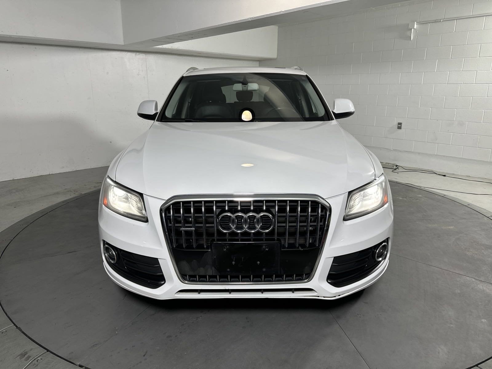 Used 2014 Audi Q5 Premium with VIN WA1CFAFP2EA005556 for sale in Houston, TX