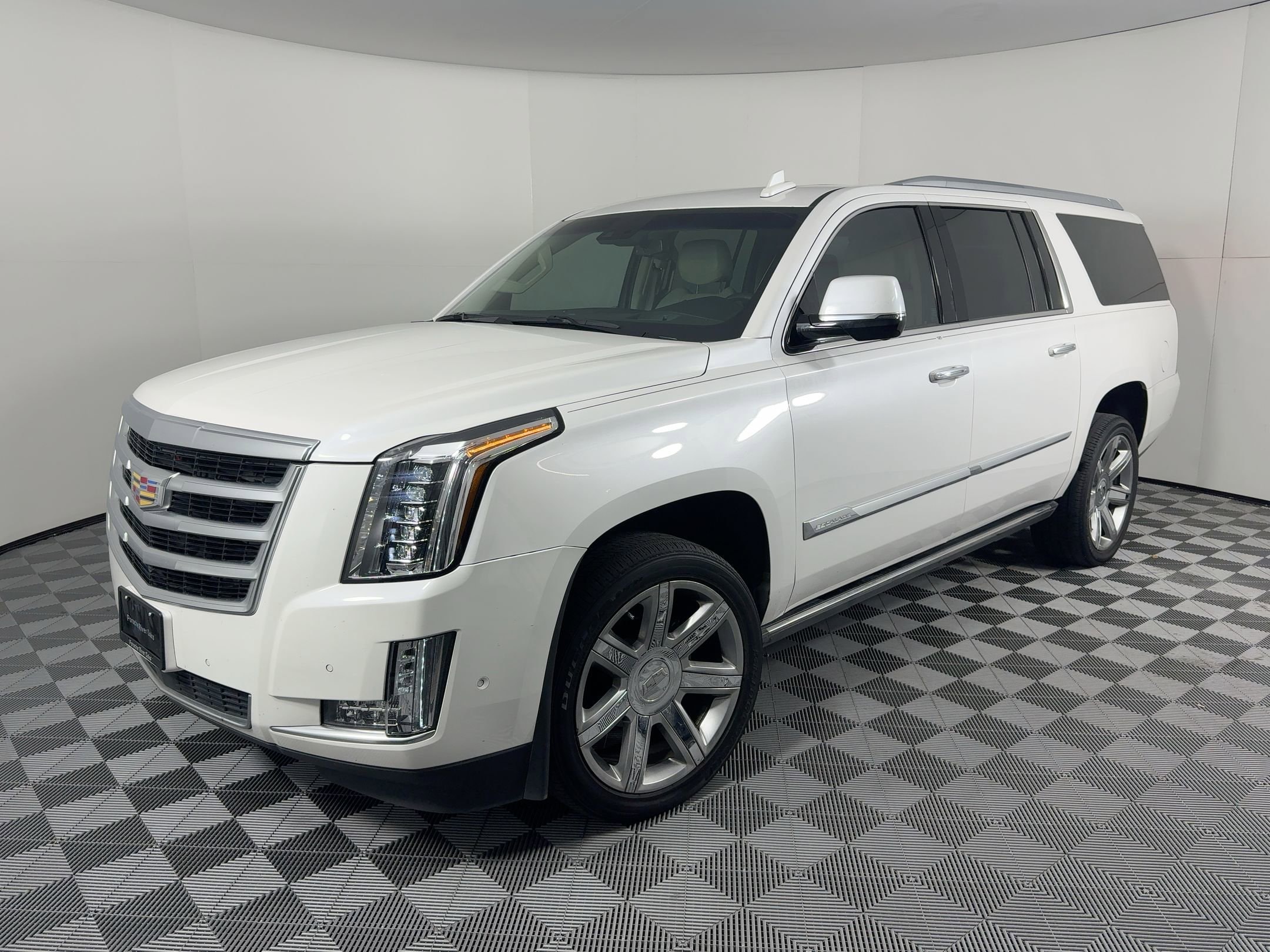 2019 Cadillac Escalade ESV Premium Luxury's photo