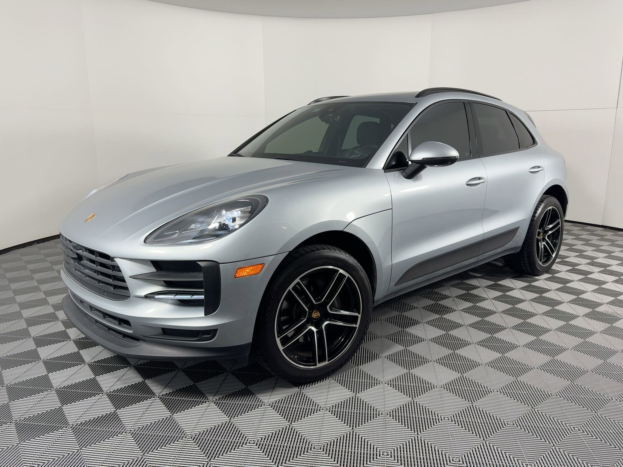 2021 Porsche Macan Base