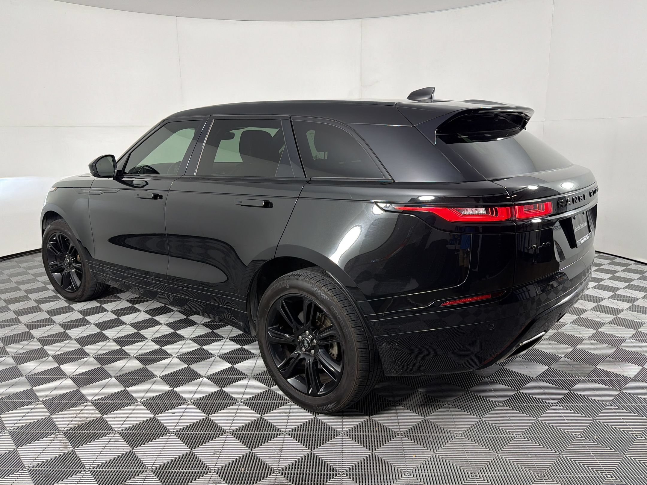 Range Rover Velar R-Dynamic S SUV