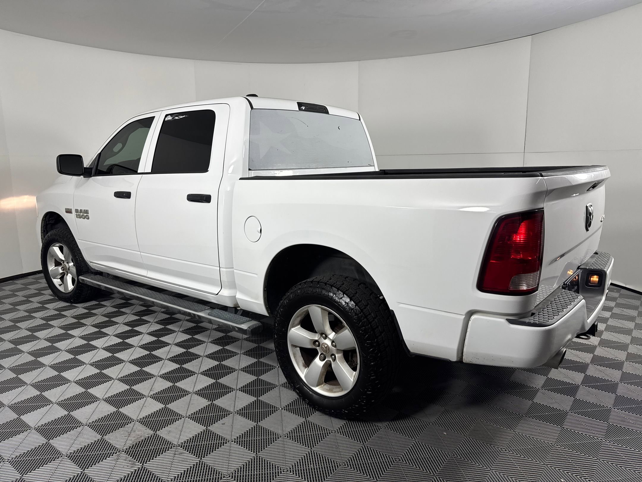 2015 Ram 1500 Express photo 3