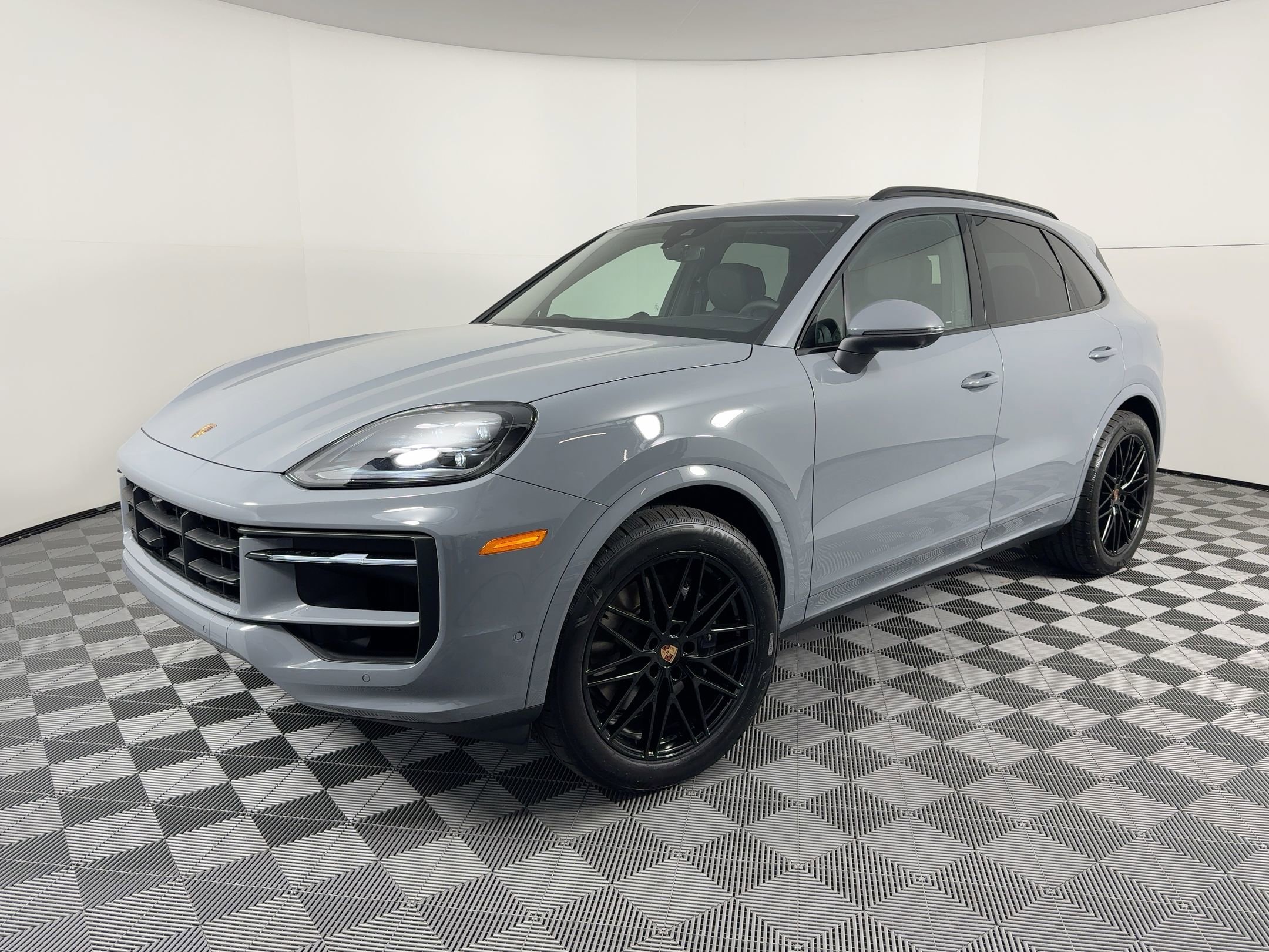 2026 Porsche Cayenne -'s photo